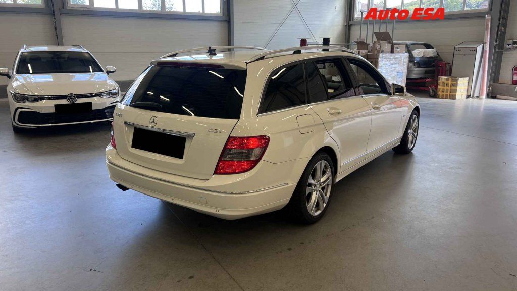 Mercedes-Benz Třídy C, 1.8cgi - fotka 2