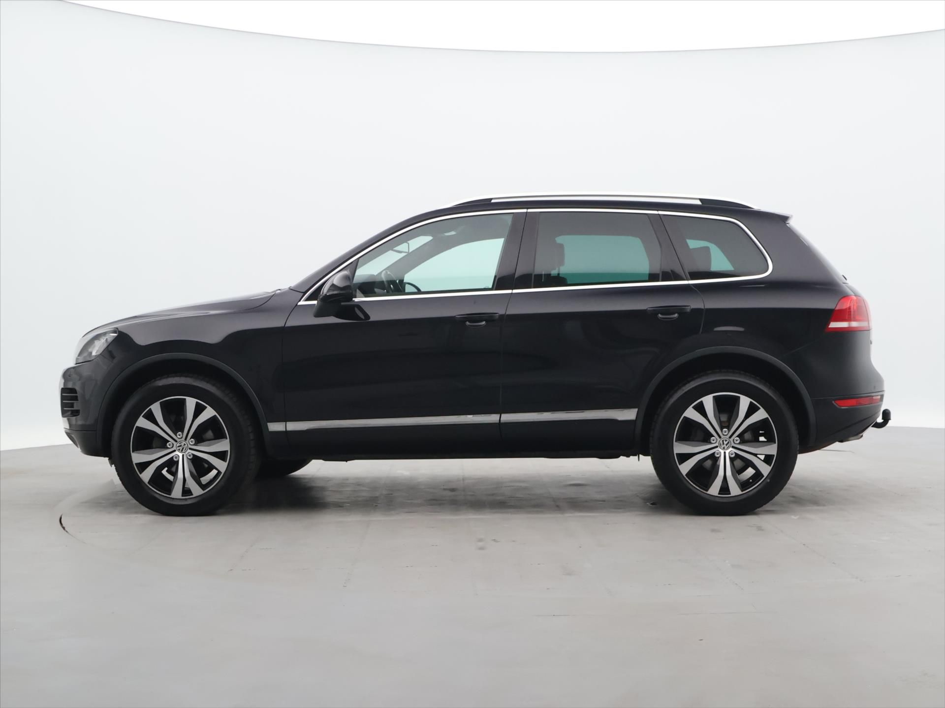 Volkswagen Touareg, 3,0 TDI V6 180kW Tiptronic - fotka 4