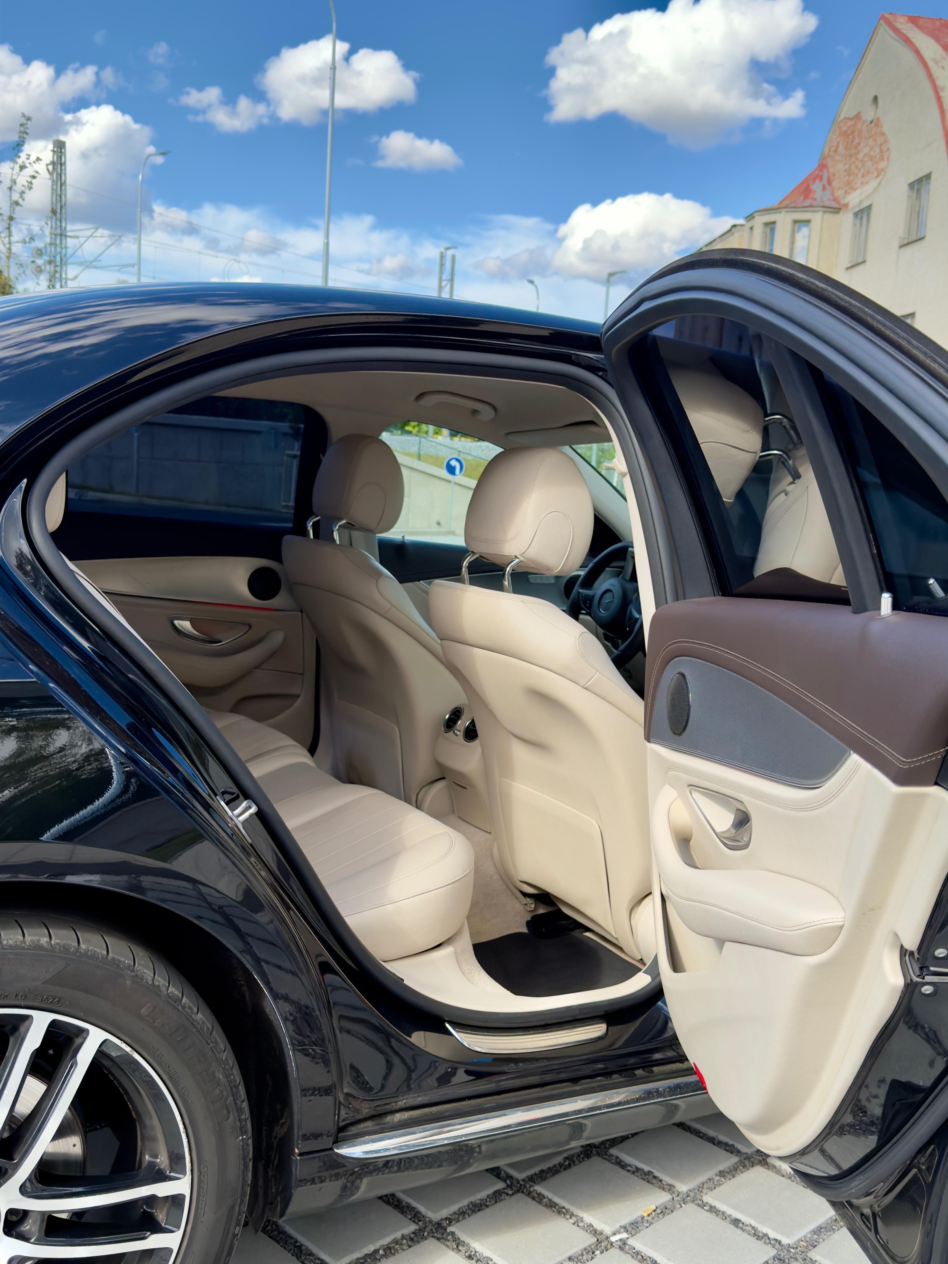 Mercedes-Benz Třídy E, Mercedes Benz E220 - fotka 6