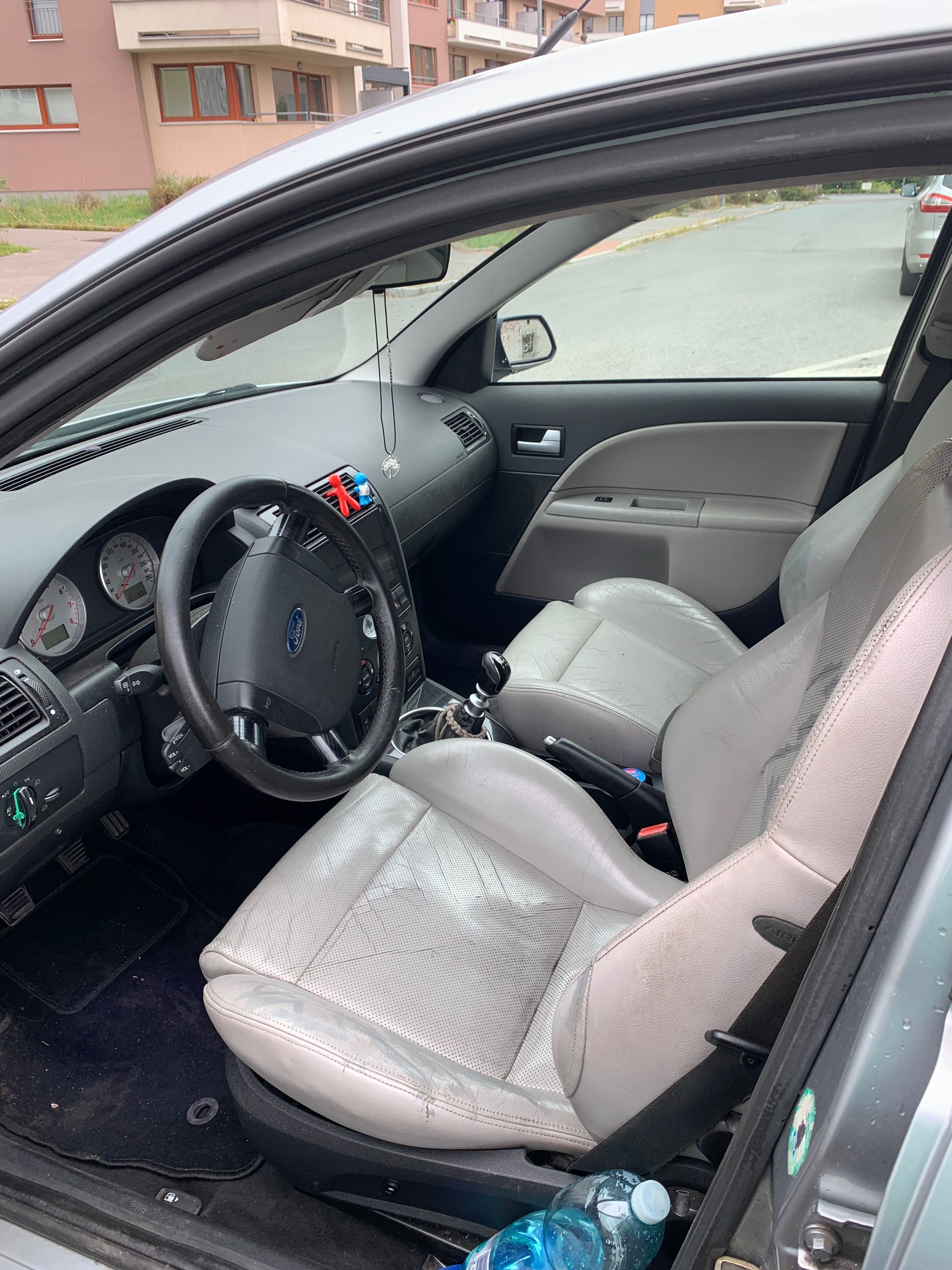 Ford Mondeo - fotka 5