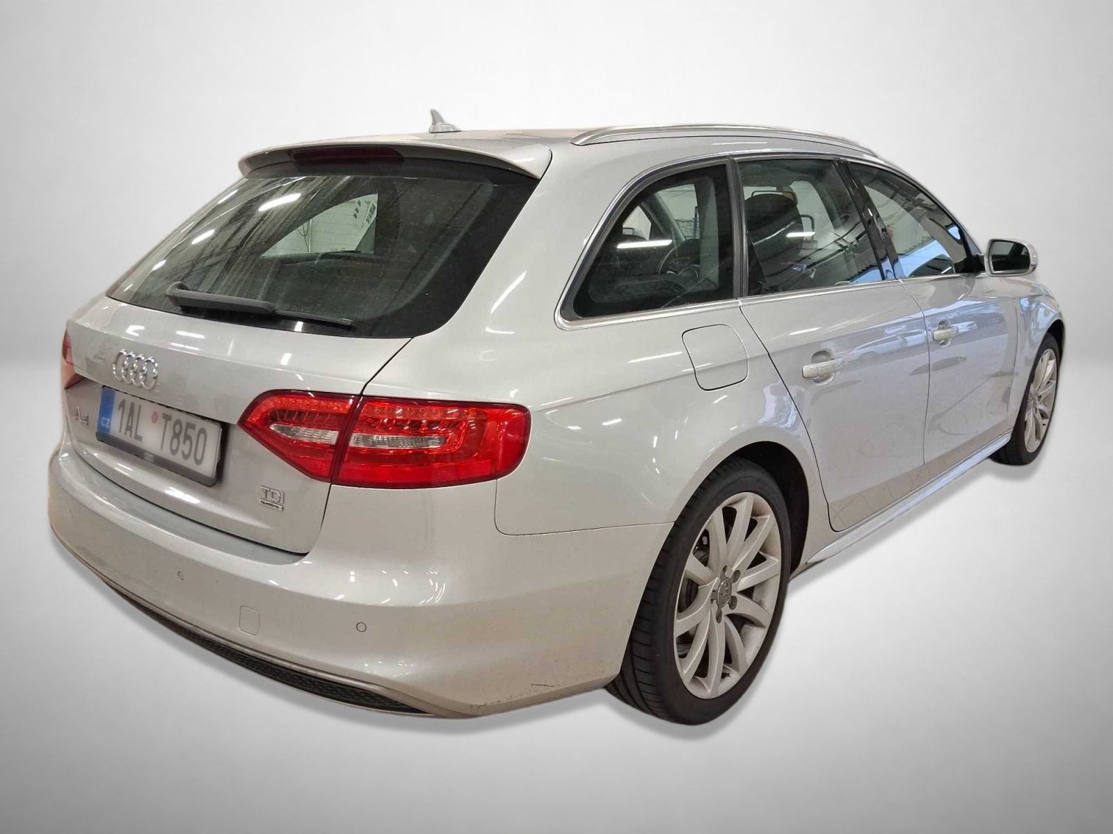 Audi A4, 2.0 TDI, 4X4, Automat, Navi - fotka 2
