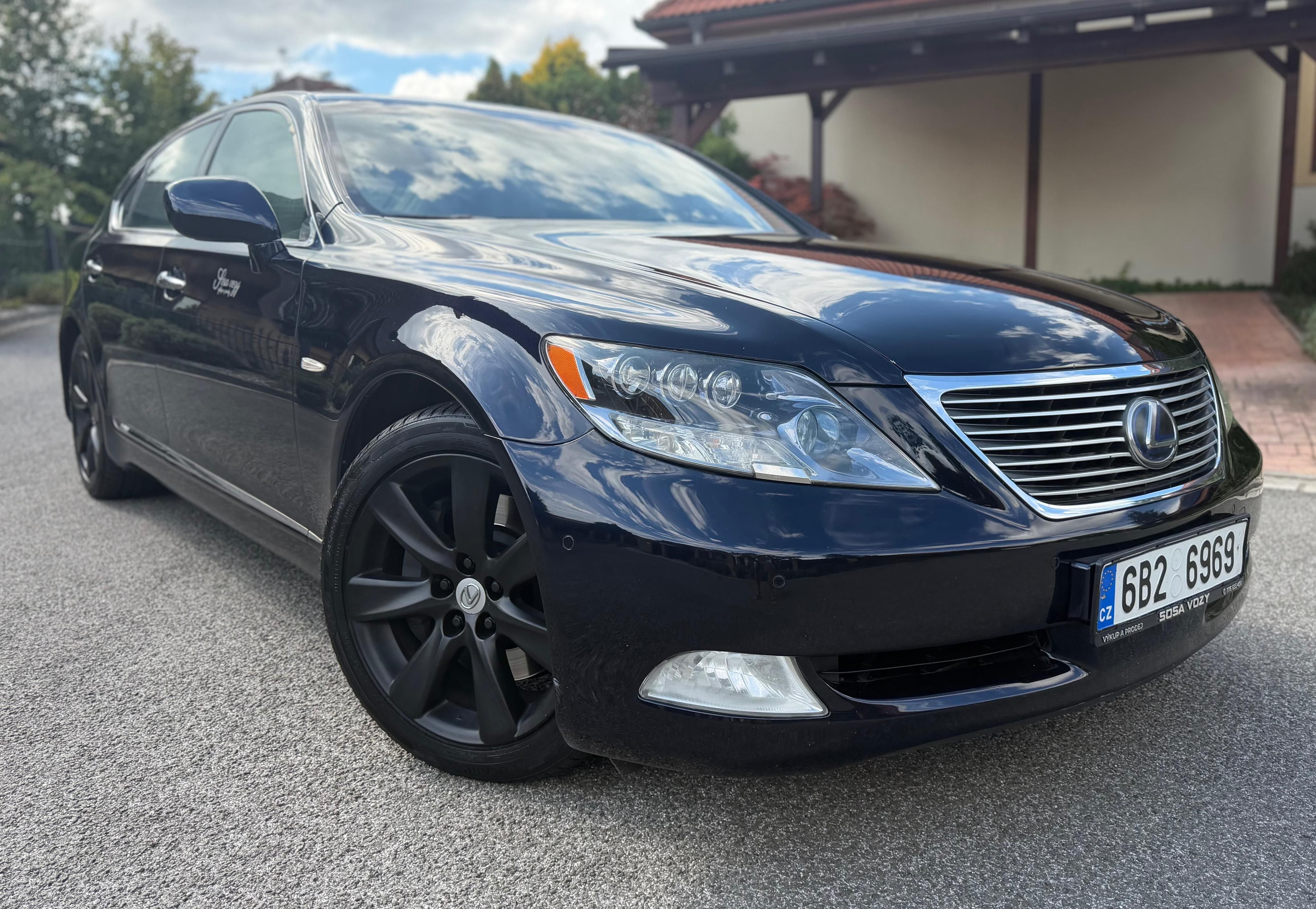 Lexus LS - fotka 2