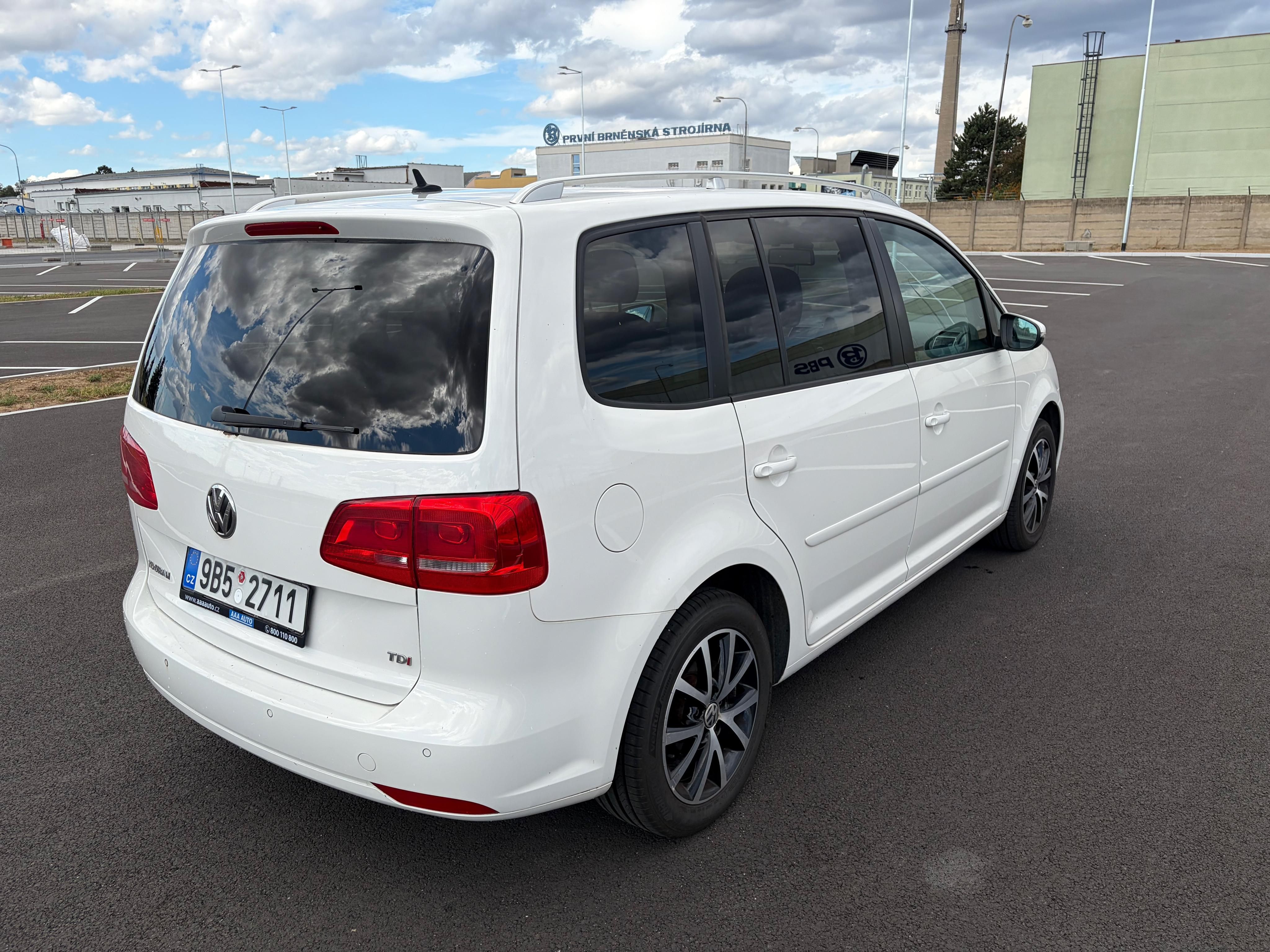 Volkswagen Touran, 1.6 TDi, 77kW manual - fotka 3