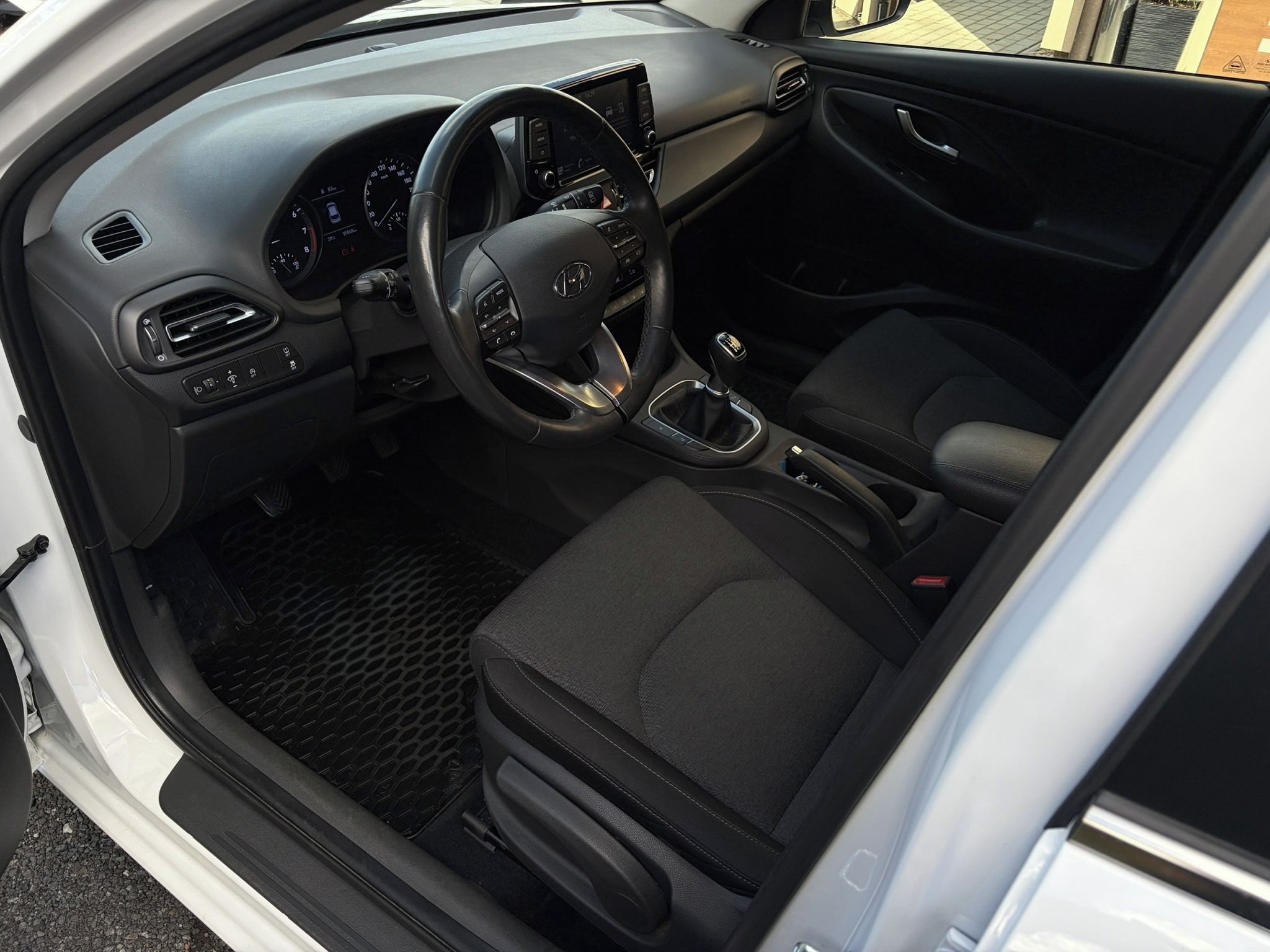 Hyundai i30, Smart.1.0T-GDI.kombi.ČR.95tkm. - fotka 3
