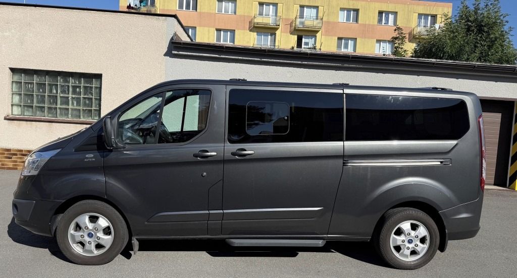 Ford Tourneo Custom, L2H1, ČR, 8 míst, DPH,61.000km - fotka 3