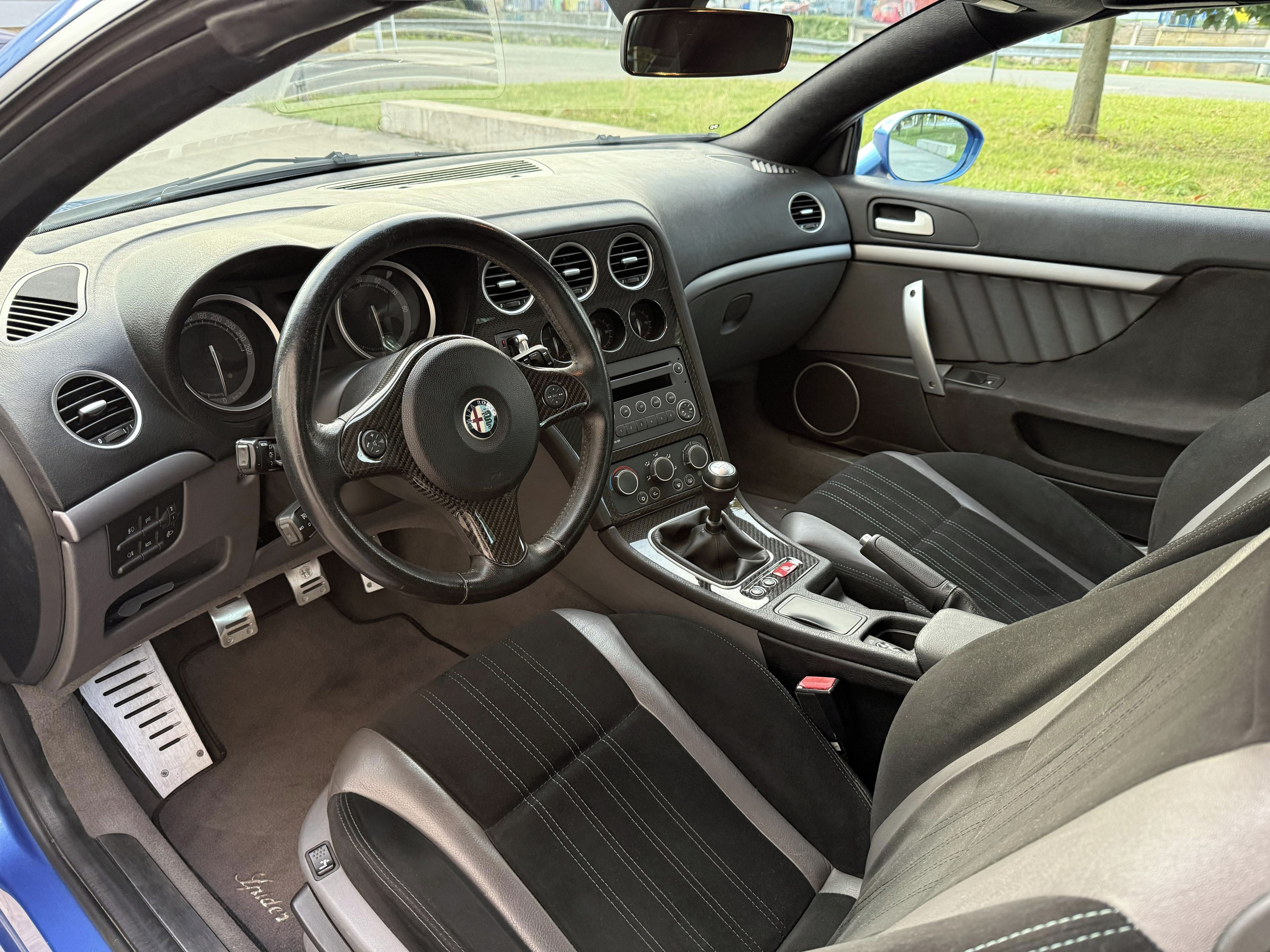 Alfa Romeo Spider, 2.2JTS - fotka 4