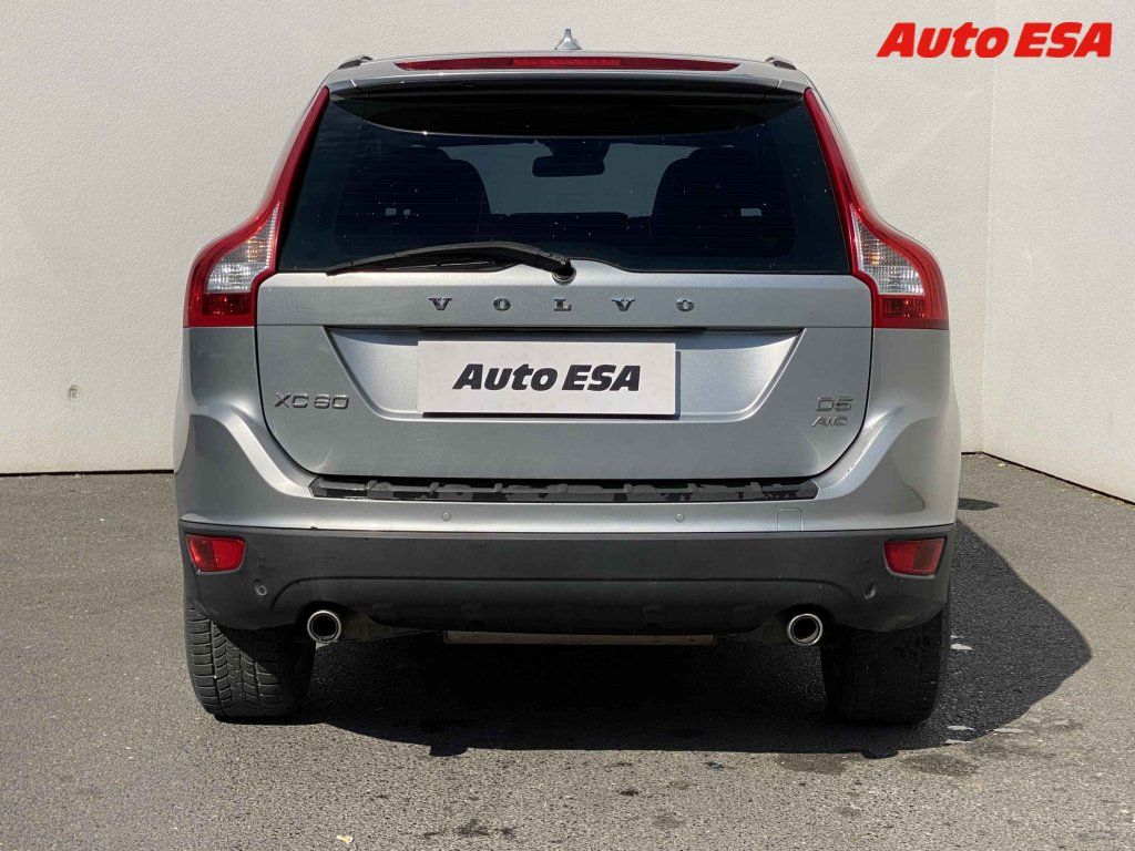 Volvo XC60, 2.4 D 4x4,xenon,kůže - fotka 5