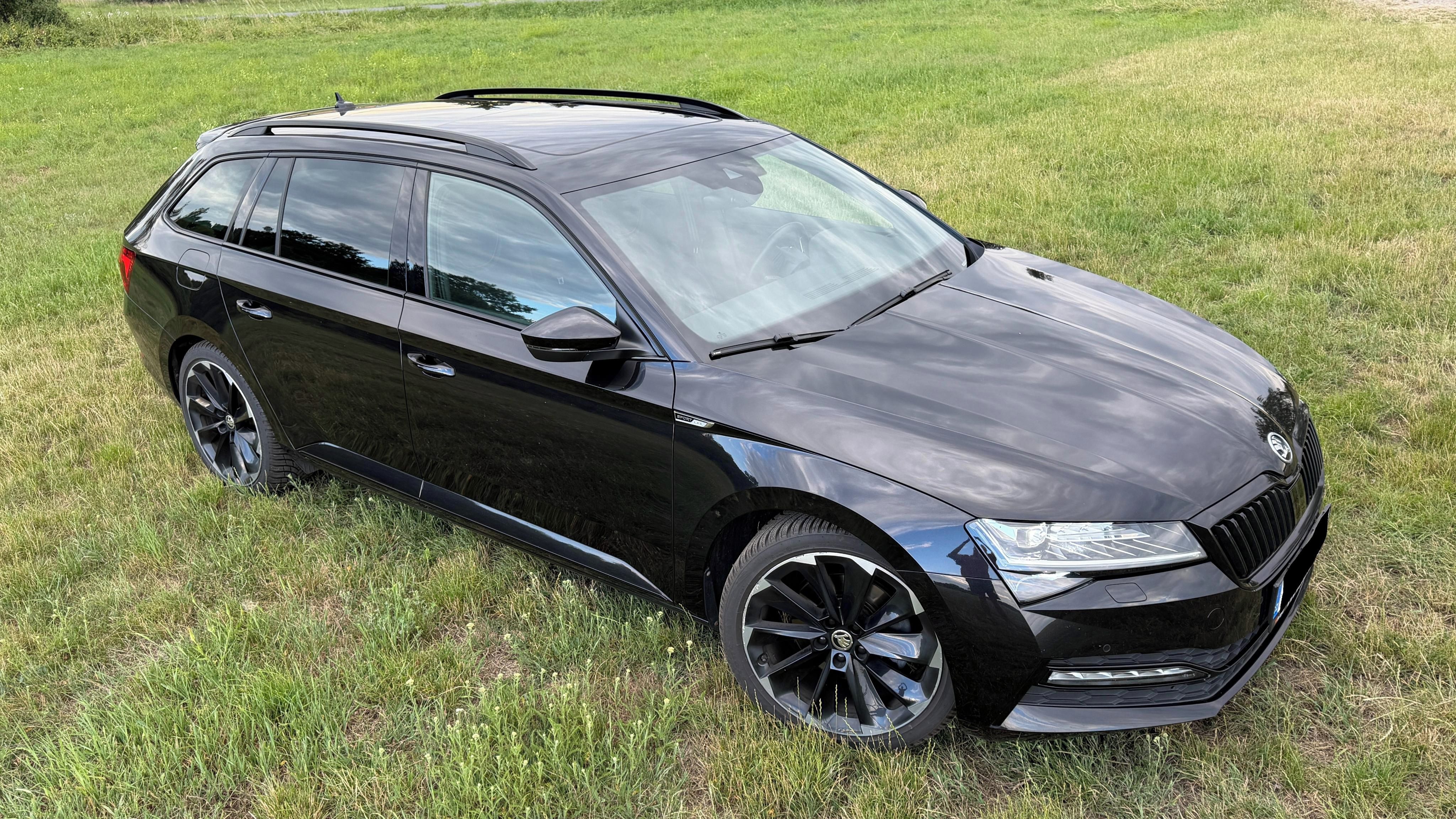 Škoda Superb, SportLine 147kW,pano,taž,webas - fotka 2
