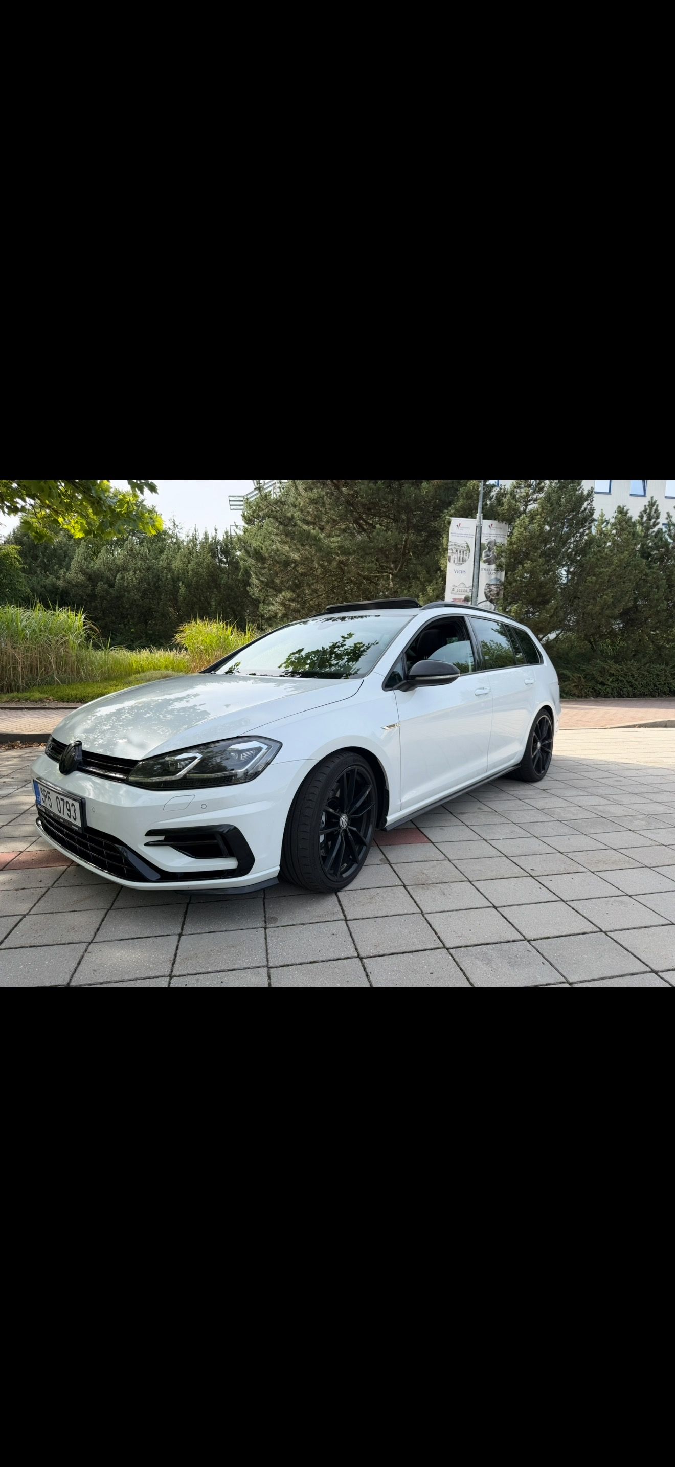Volkswagen Golf, Volkswagen Golf 7.5 R Variant - fotka 4