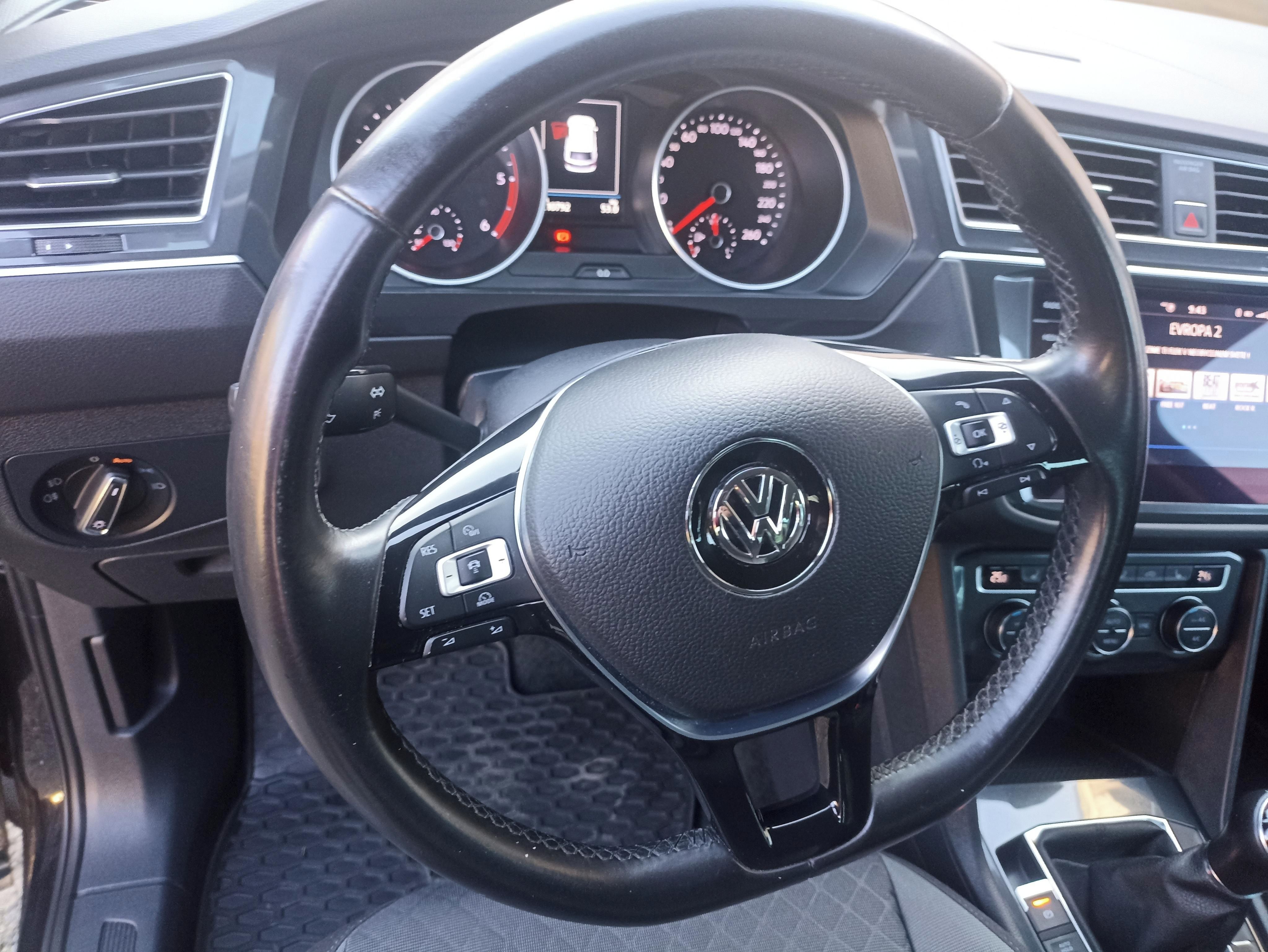 Volkswagen Tiguan, 2.0tdi 4x4 - fotka 5