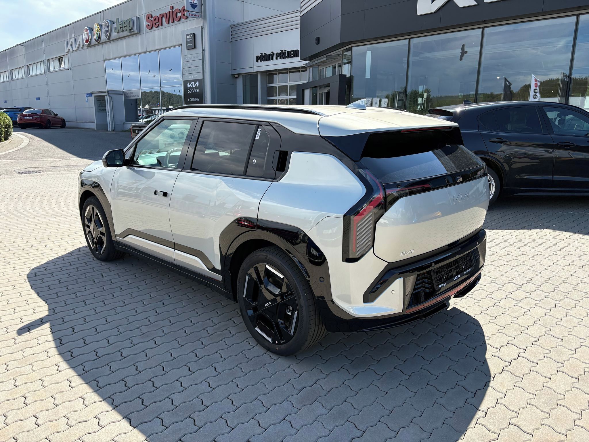Kia EV3, 4x2 GT-LINE 150 KW + 81,4 KWH - fotka 5
