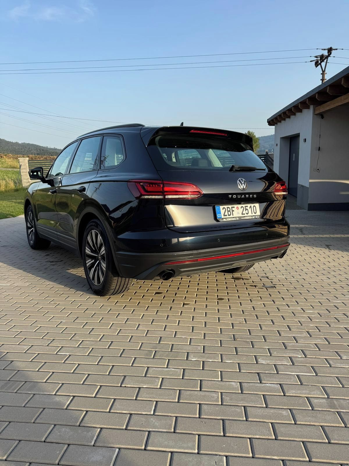Volkswagen Touareg, vzduch, el.tažné,garážované - fotka 3