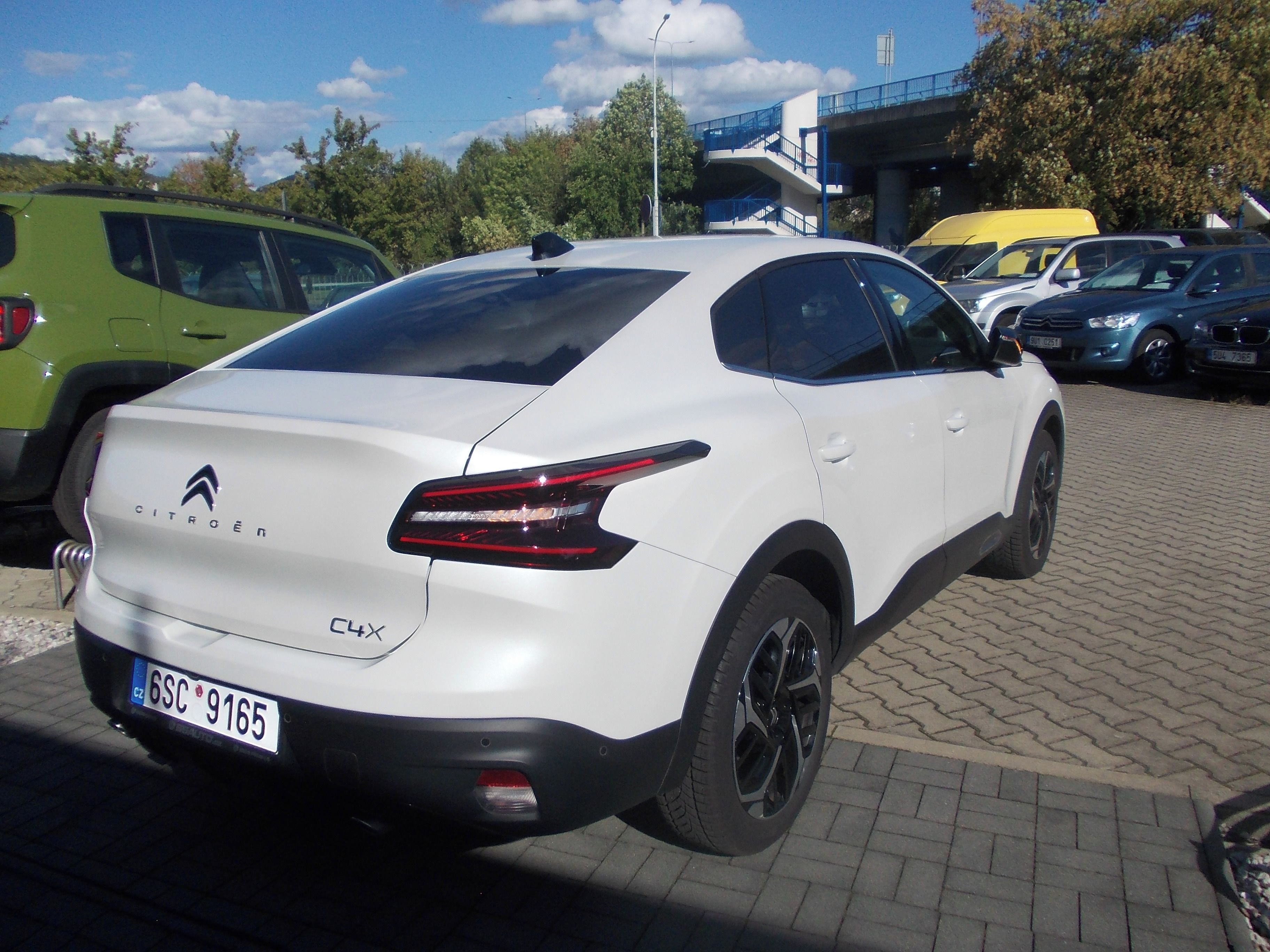 Citroën C4 X, 1.2 Pure Tech 96KW 1. MAJITEL - fotka 3