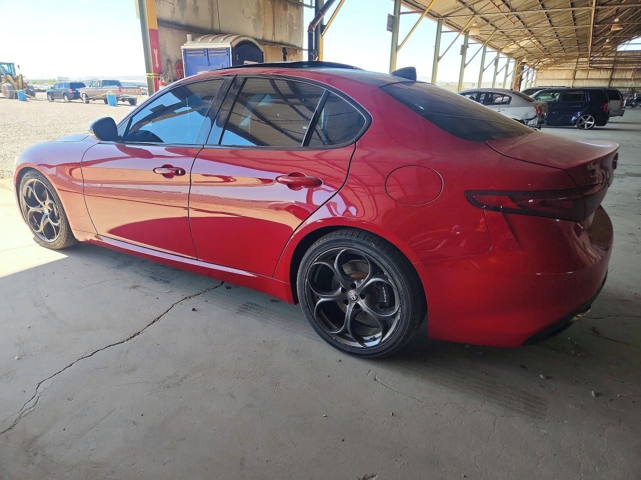 Alfa Romeo Giulia, Auto na cestě - fotka 3