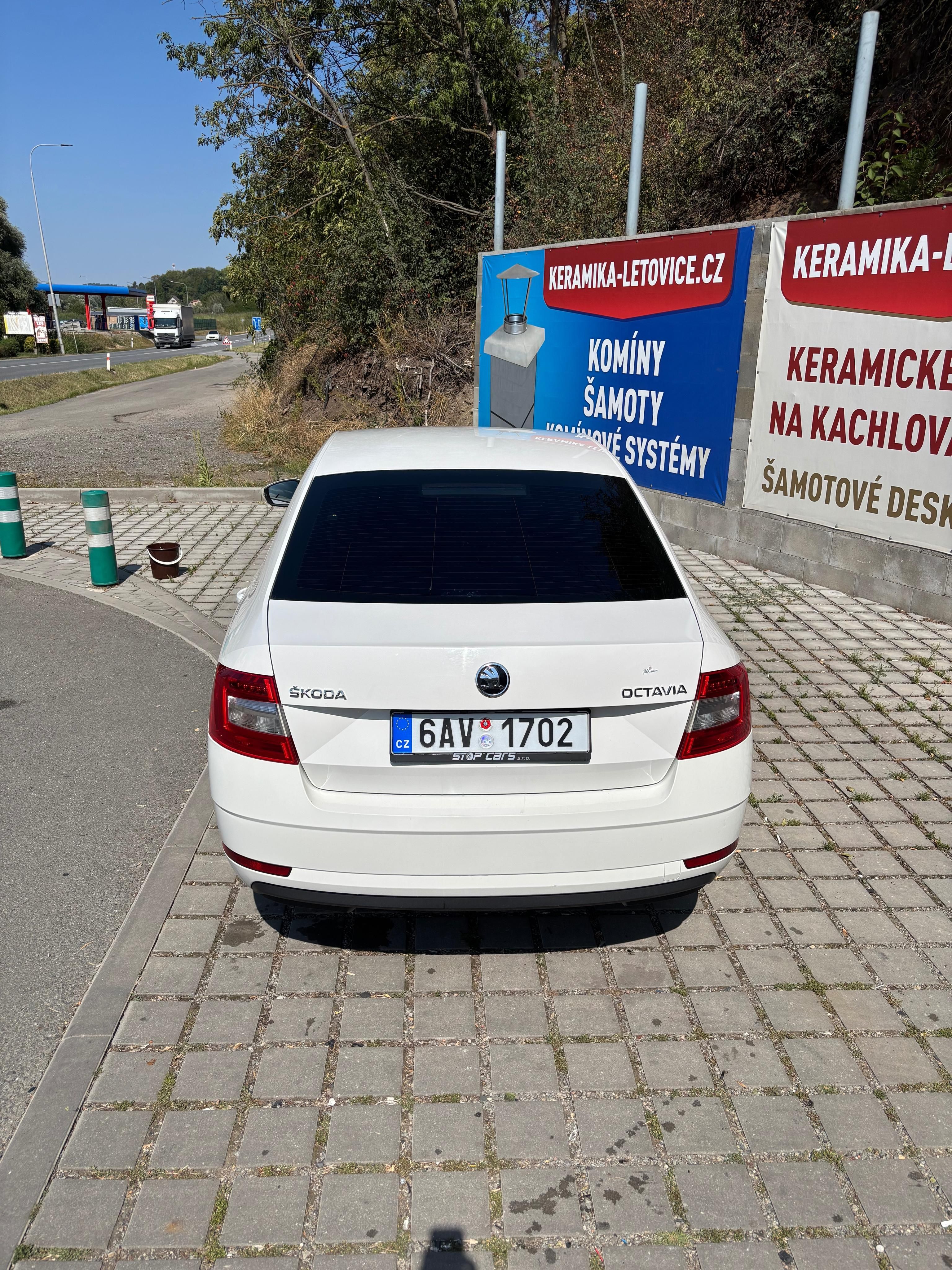 Škoda Octavia, 1.6 TDI, 85 kW, servisováno - fotka 2