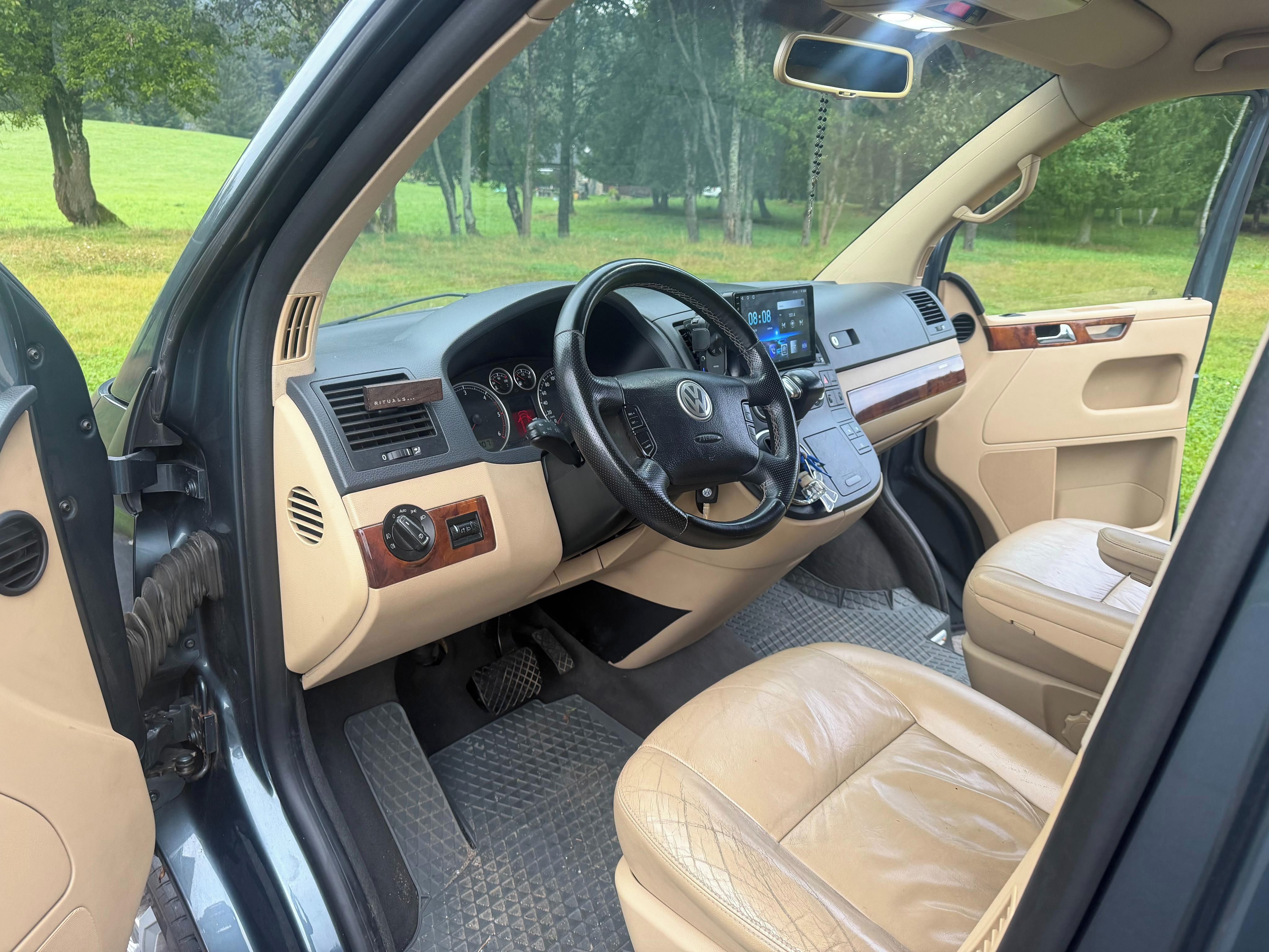 Volkswagen Multivan, 2,5 TDI HIGHLINE - fotka 5
