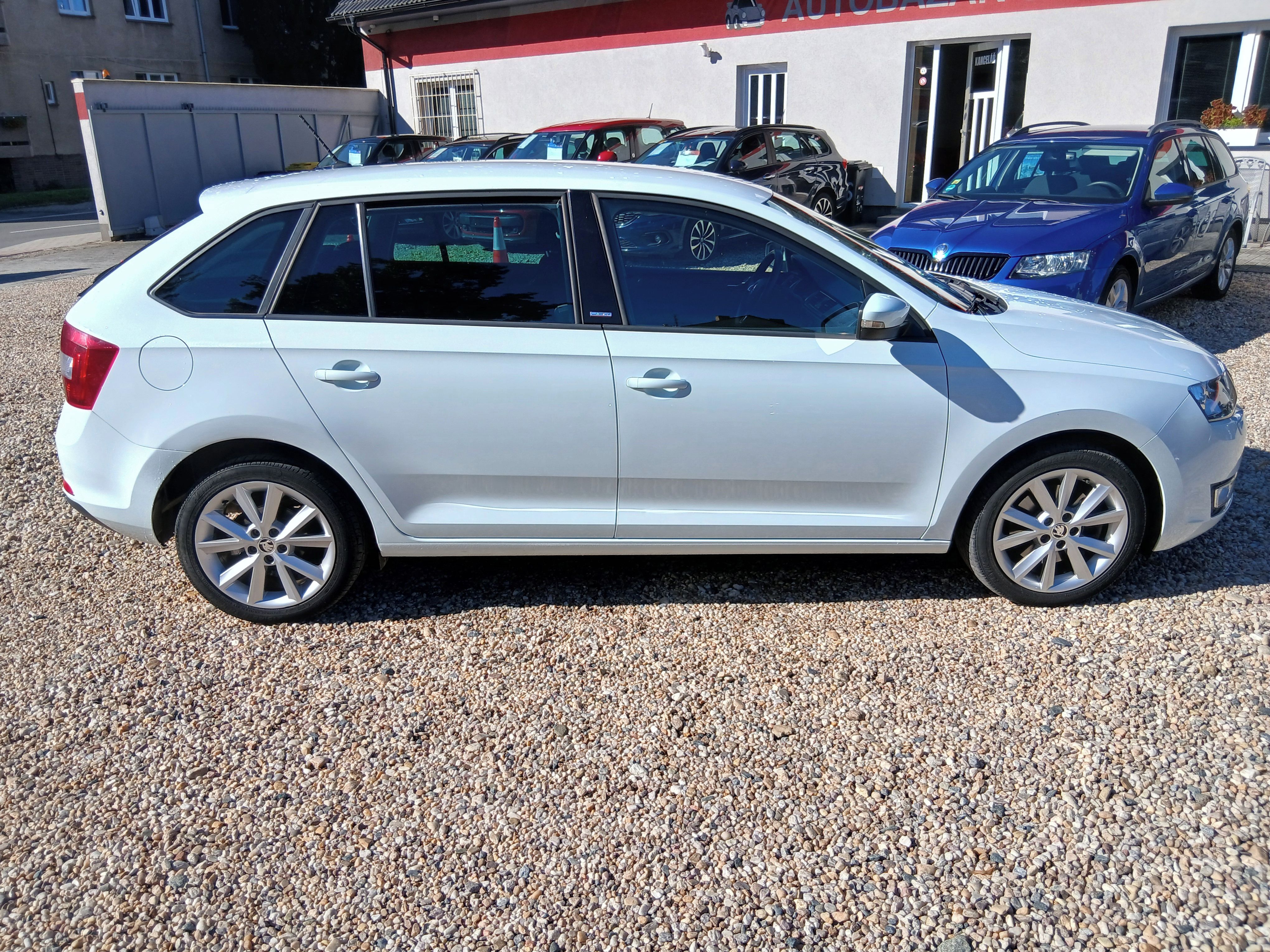 Škoda Rapid, 1.6 TDi 85KW JOY +Zim. kola - fotka 4