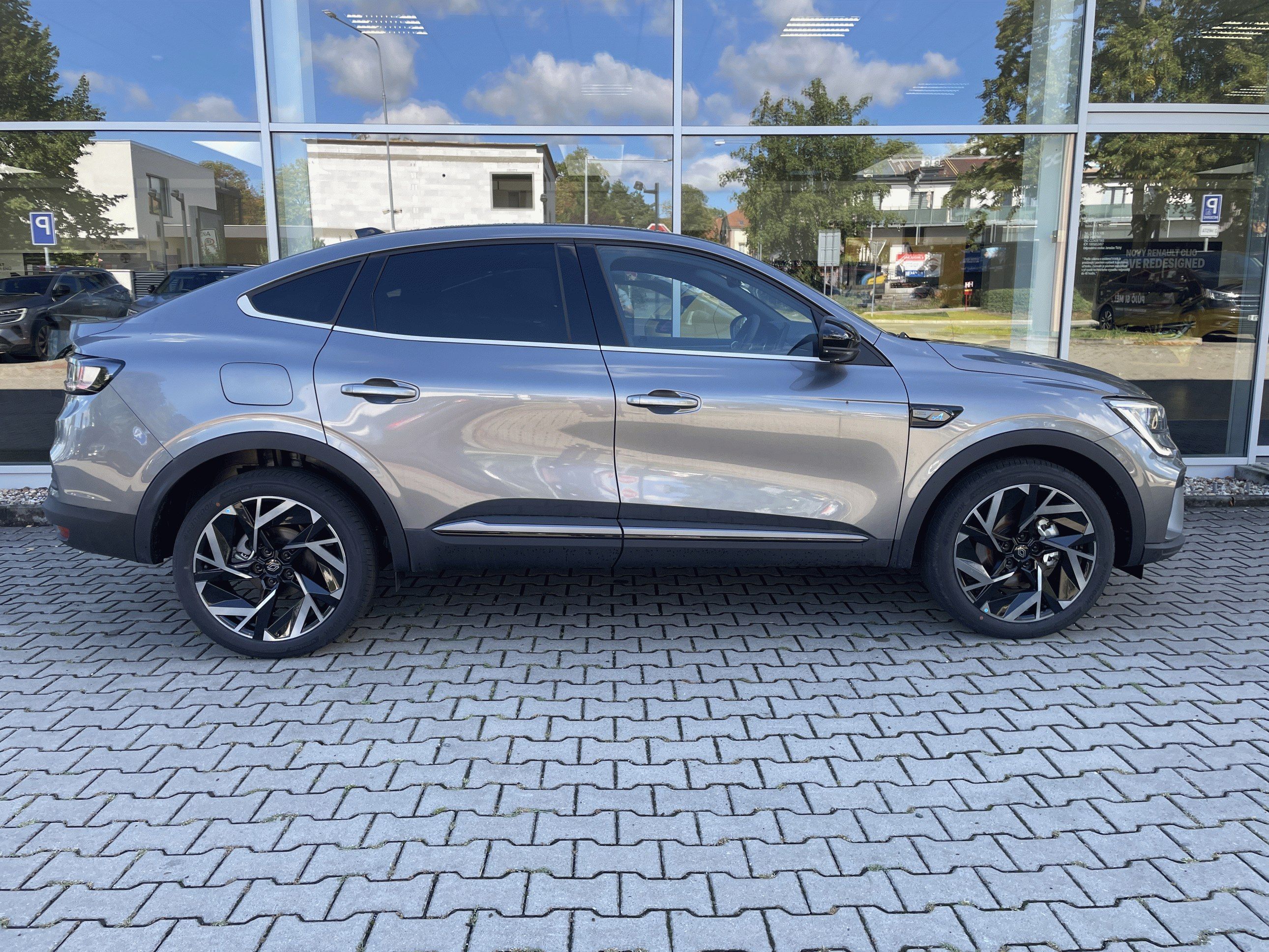 Renault Arkana, E-Tech hybrid 145 esprit Alpin - fotka 3