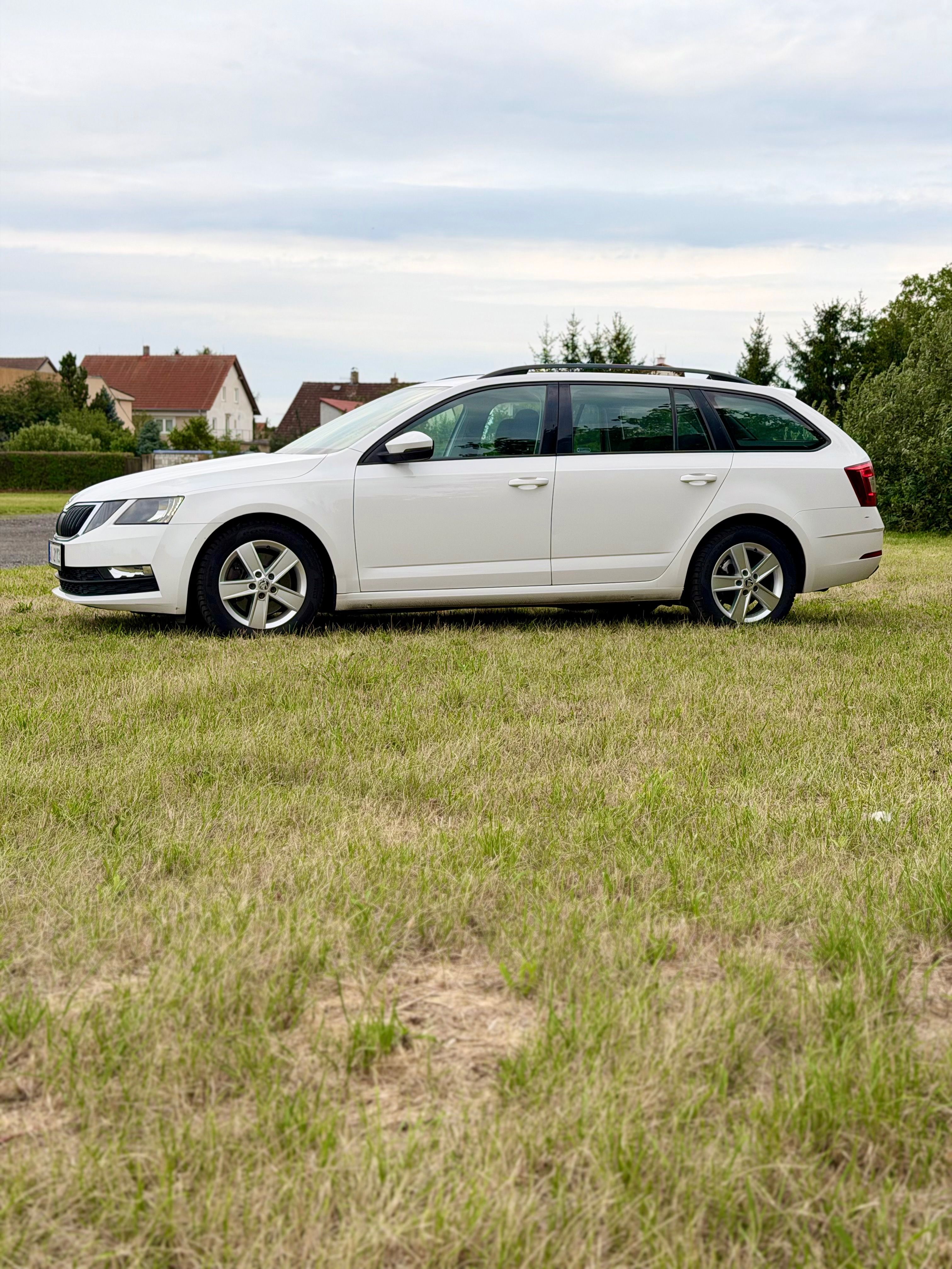 Škoda Octavia, 2.0 TDI - ODPOČTOVÁ - fotka 3