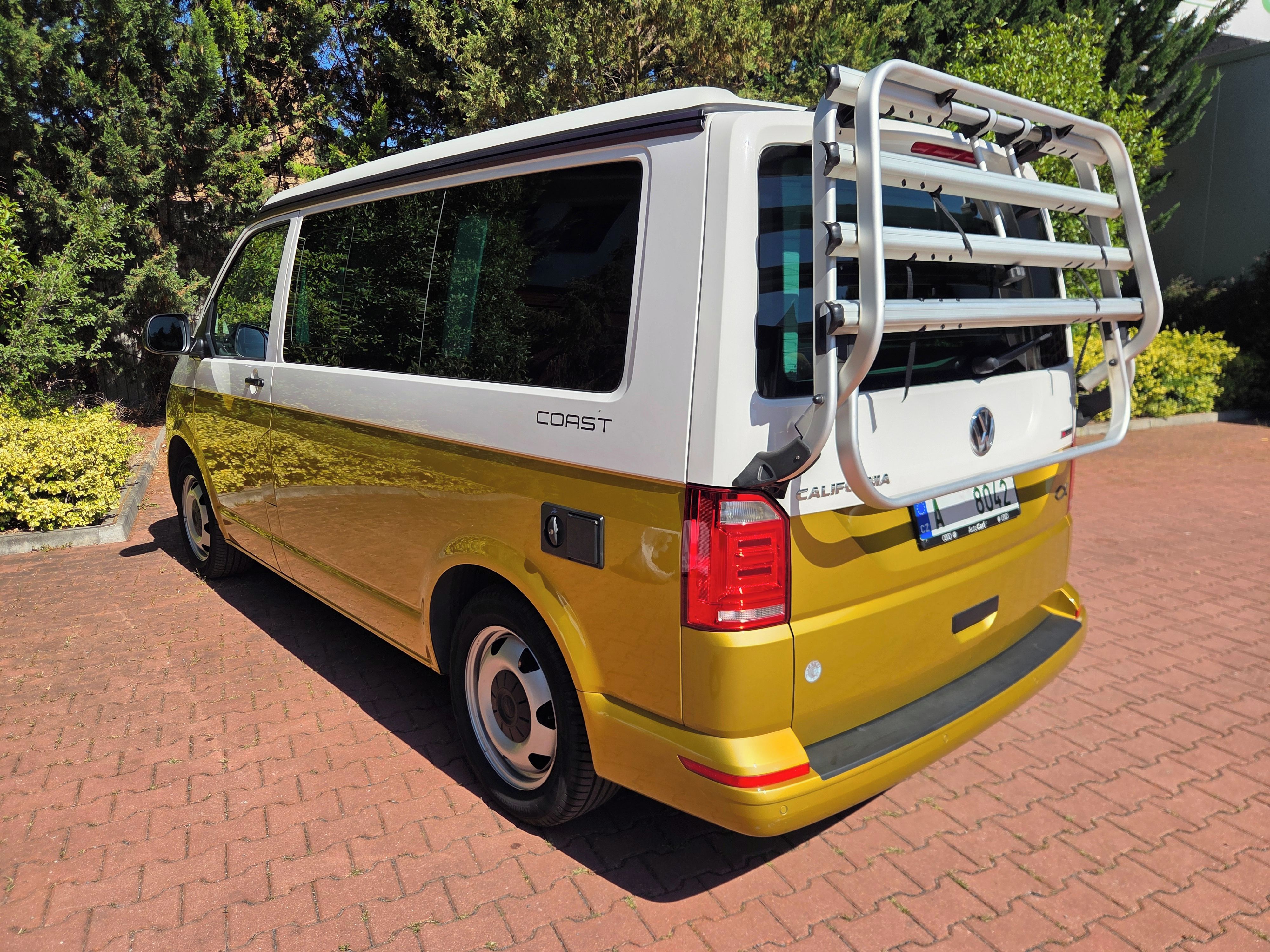 Volkswagen California, Kuchyň,4x4,Webasto,serviska - fotka 4