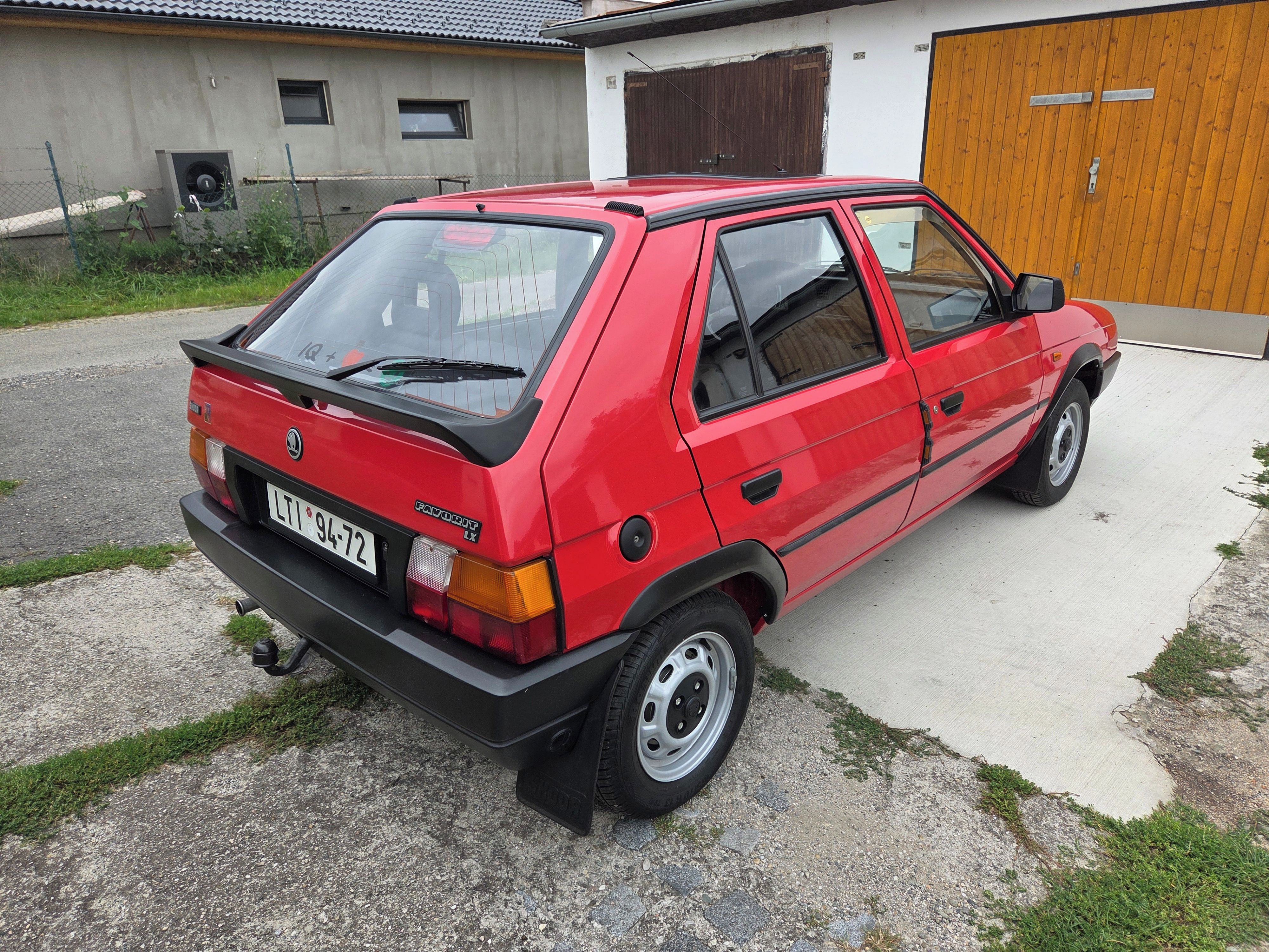 Škoda Favorit, 135 LX - fotka 4