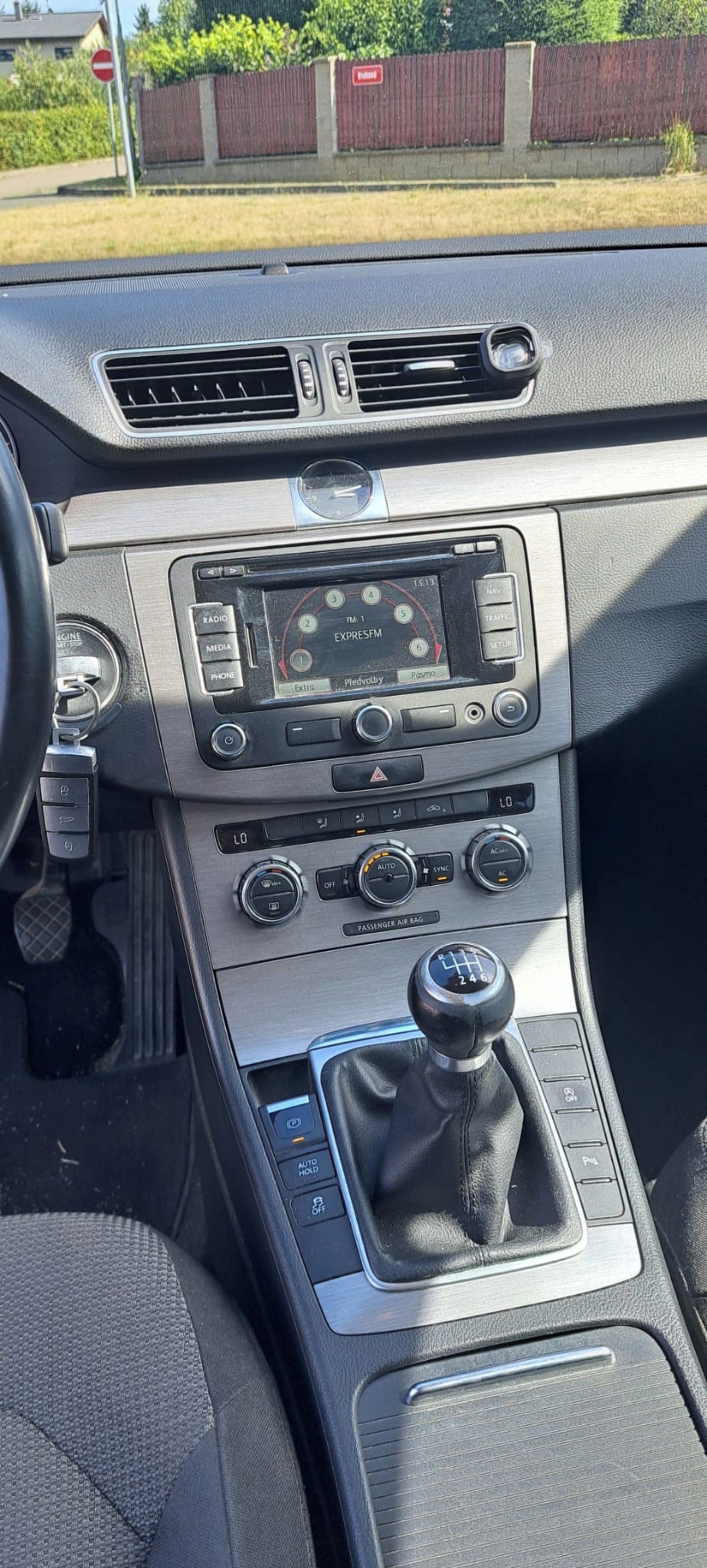 Volkswagen Passat, 1.6, 77kW, garážovaný - fotka 2