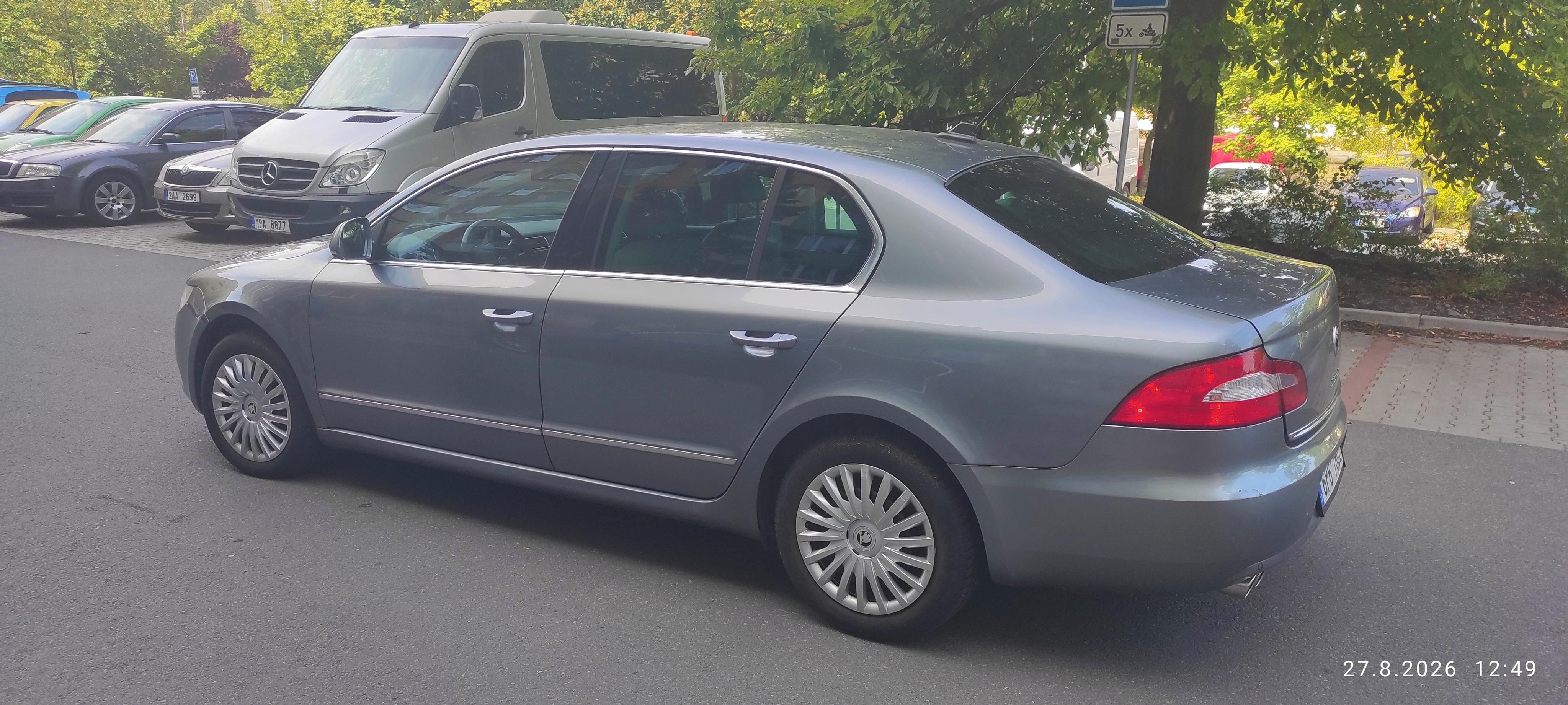 Škoda Superb, 125kw,  automat,klimatizace - fotka 6