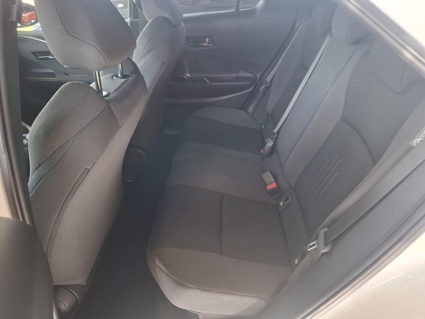 Toyota C-HR, 1.8HEV 72KW Style 2025 - fotka 6