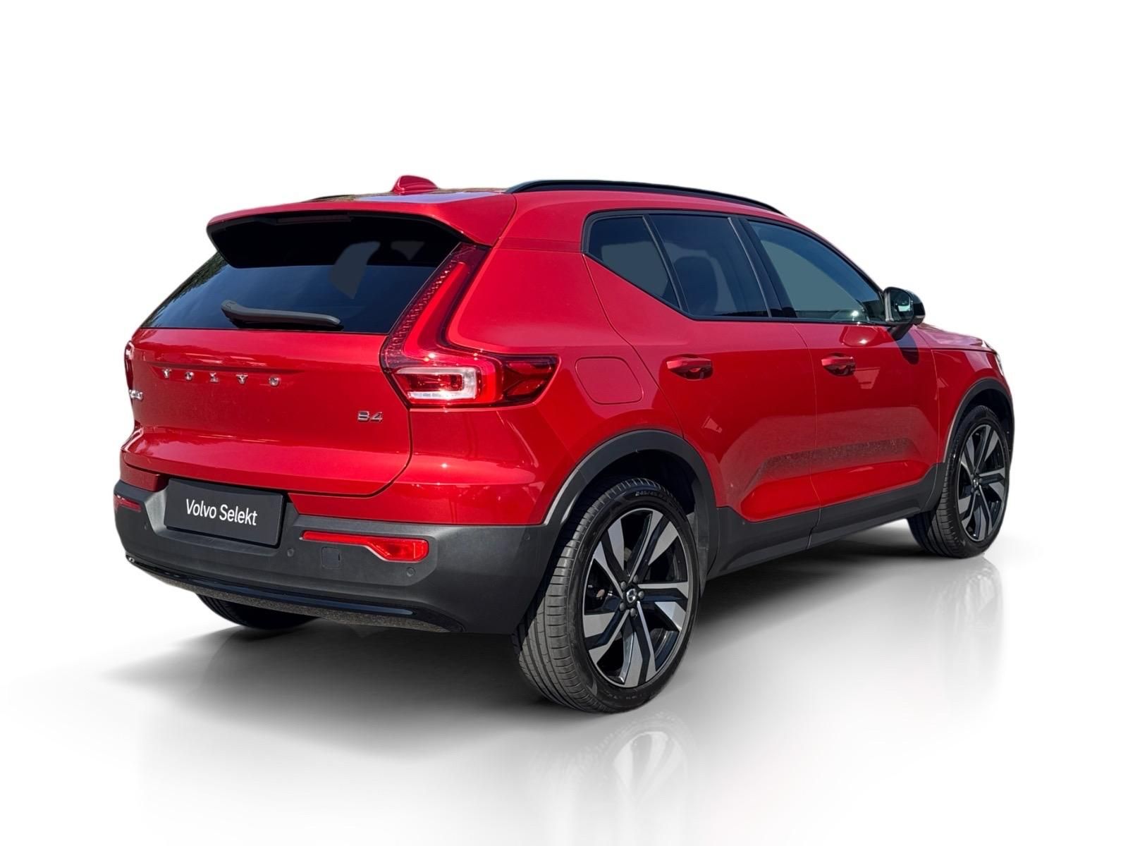 Volvo XC40, B4 FWD ULTRA DARK // 1. maj. - fotka 6