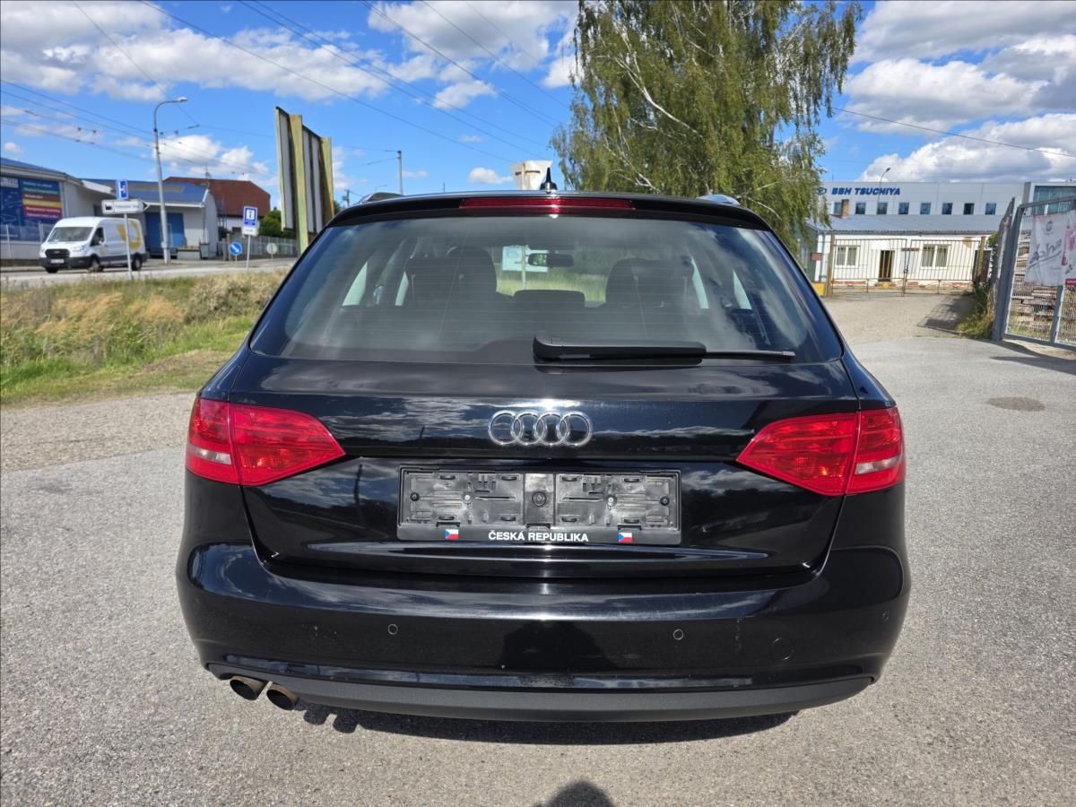 Audi A4, 2,0 TDI 105KW FACELIFT MANUÁL - fotka 5