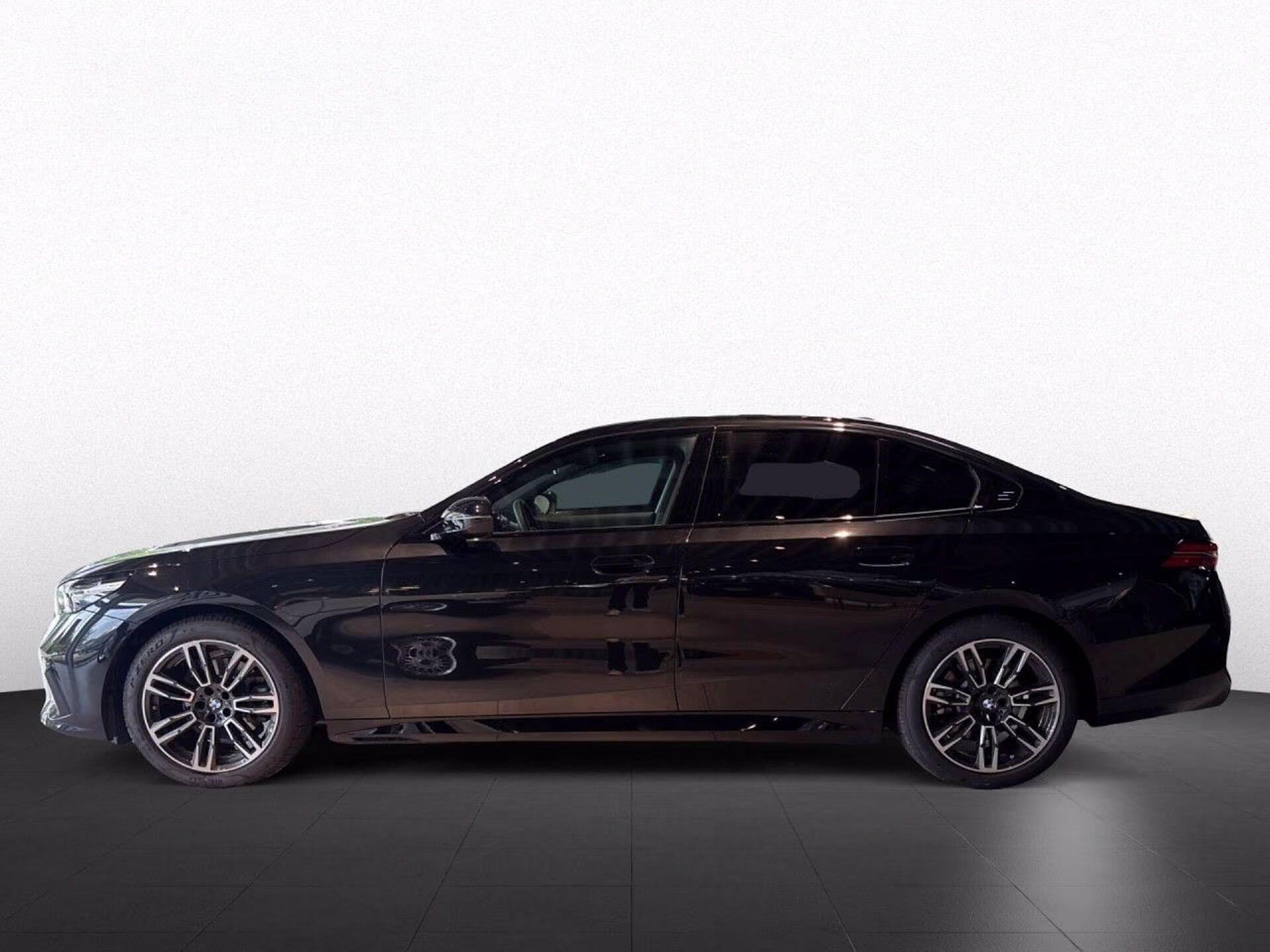 BMW Řada 5, 520d xDrive M-Sport ACC H/K - fotka 3