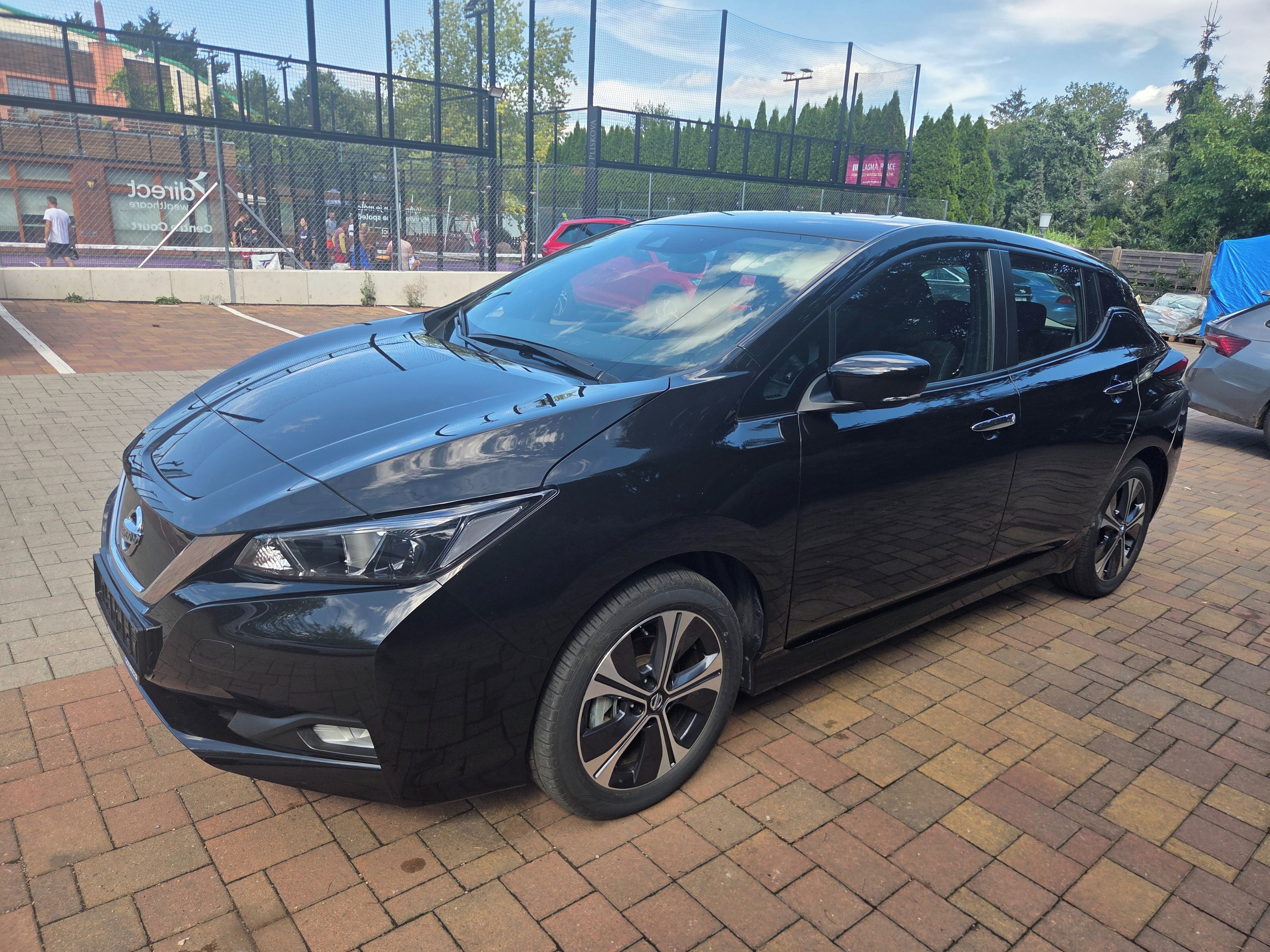 Nissan LEAF, ACCENTA 160kw,62kwh,