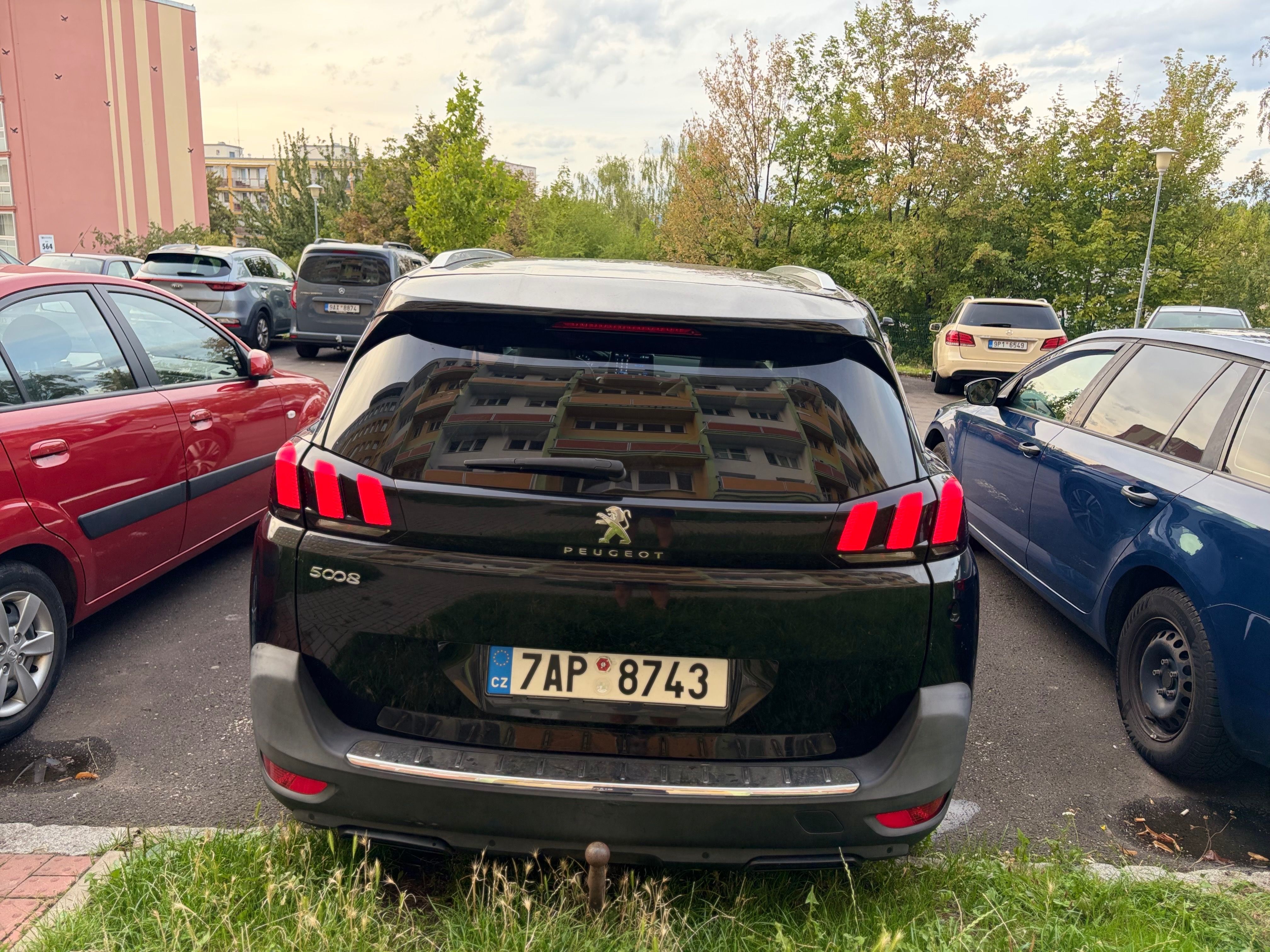 Peugeot 5008, 1.6 Benzín, 133 kW, Automat - fotka 2