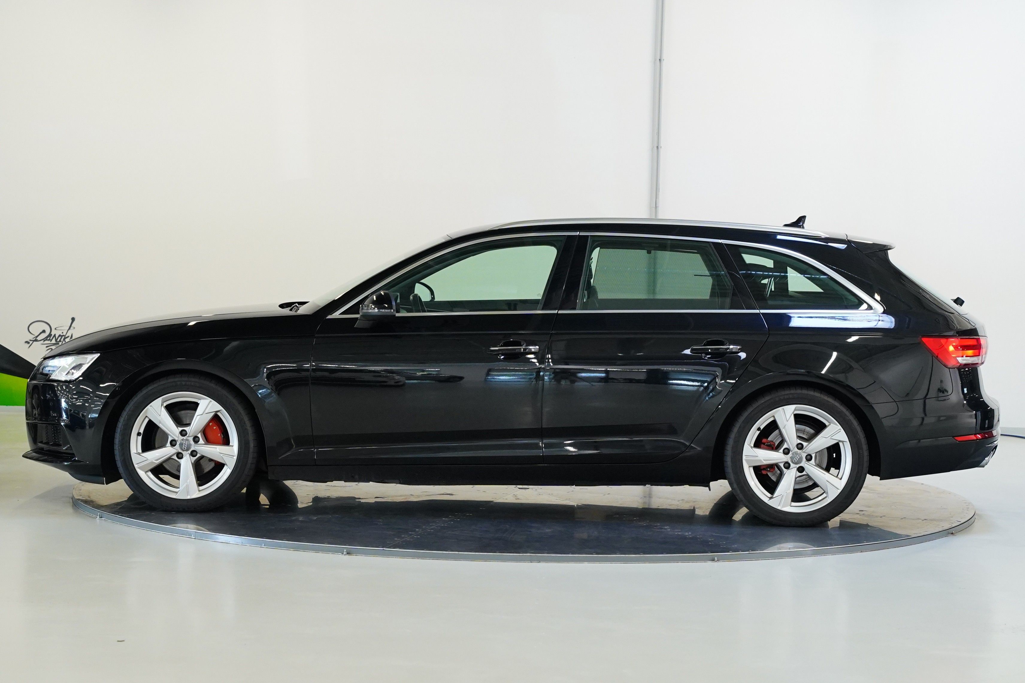 Audi A4, 2.0 TDI 140 kW - fotka 3