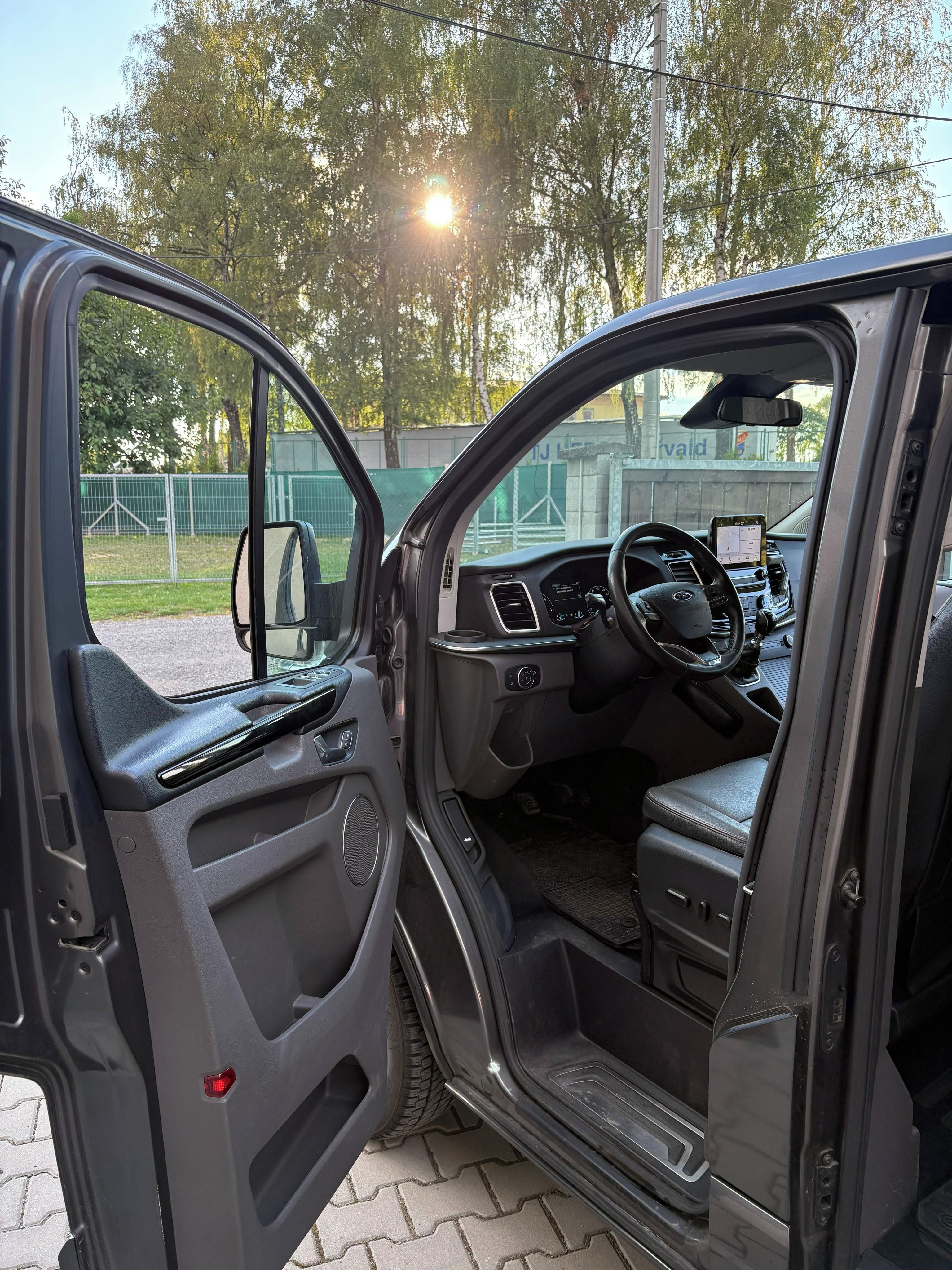 Ford Tourneo Custom - fotka 6