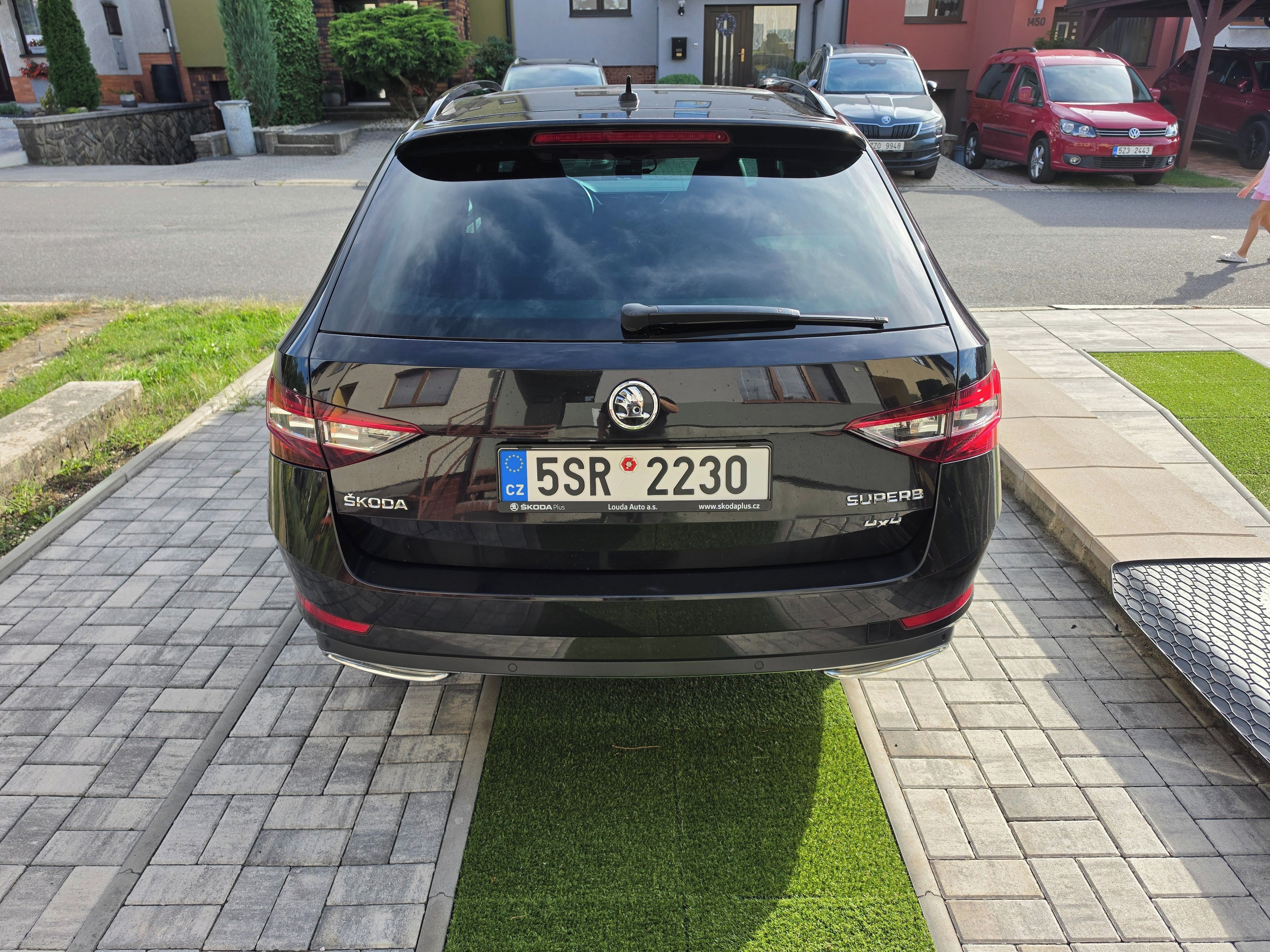Škoda Superb, SportLine 2.0 TDI 140kW 4x4 - fotka 5