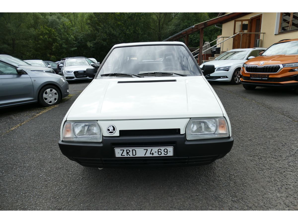 Škoda Favorit, 1,3 43KW ORIGINÁL STAV - fotka 2