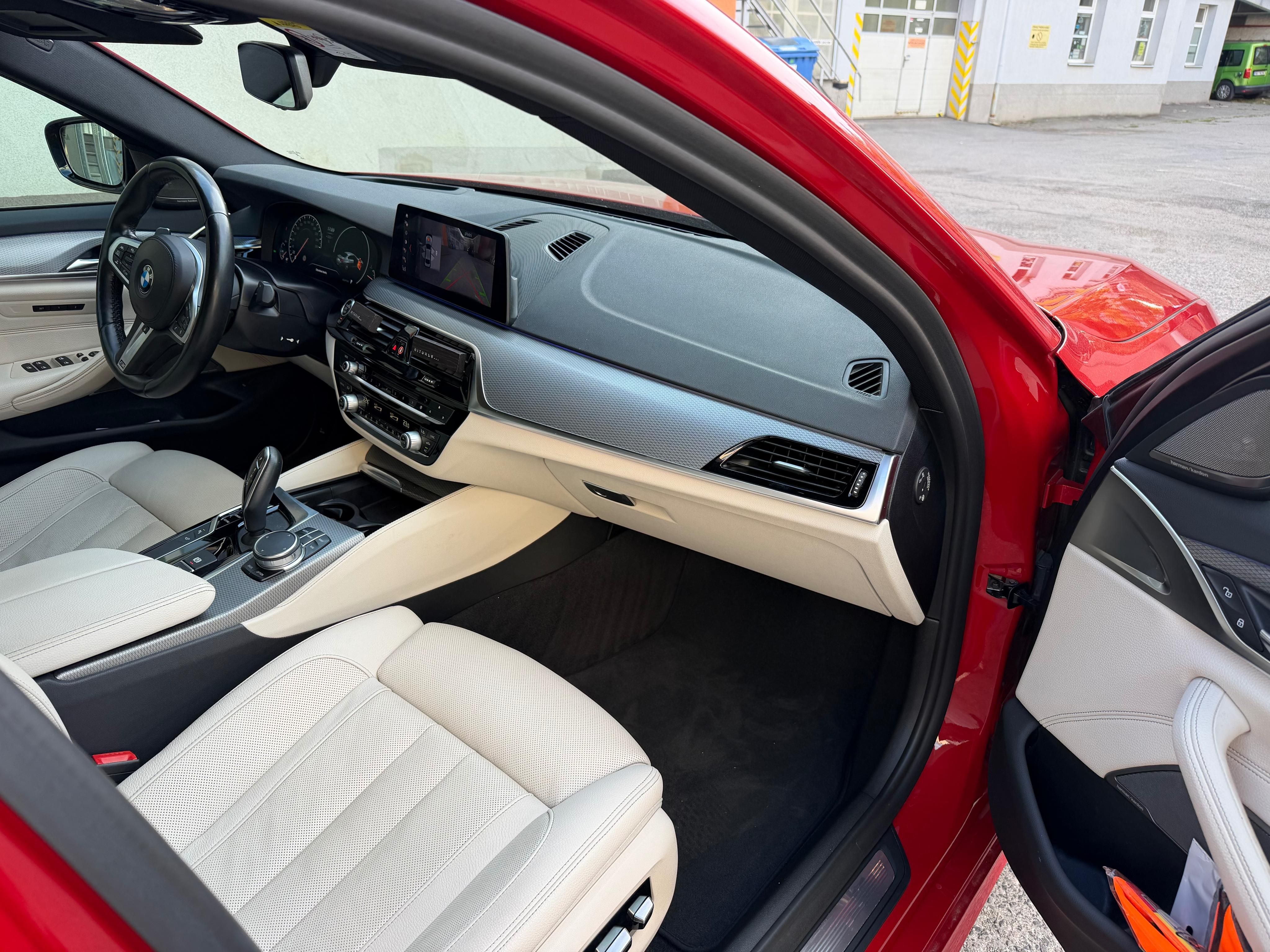 BMW Řada 5, 540i mpaket hk čr hdu - fotka 5
