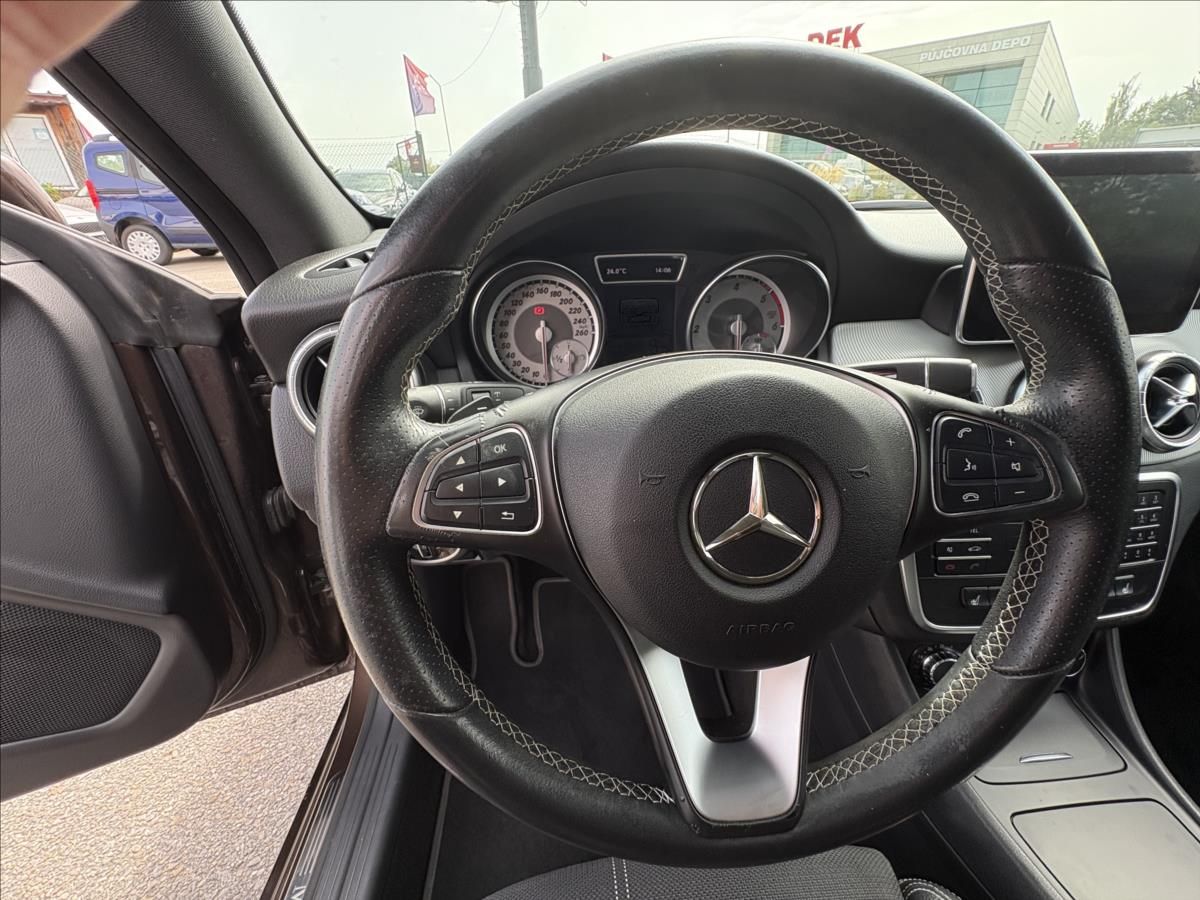 Mercedes-Benz CLA, 2,2 220d 130kW,Bi-Xen,Kamera - fotka 6
