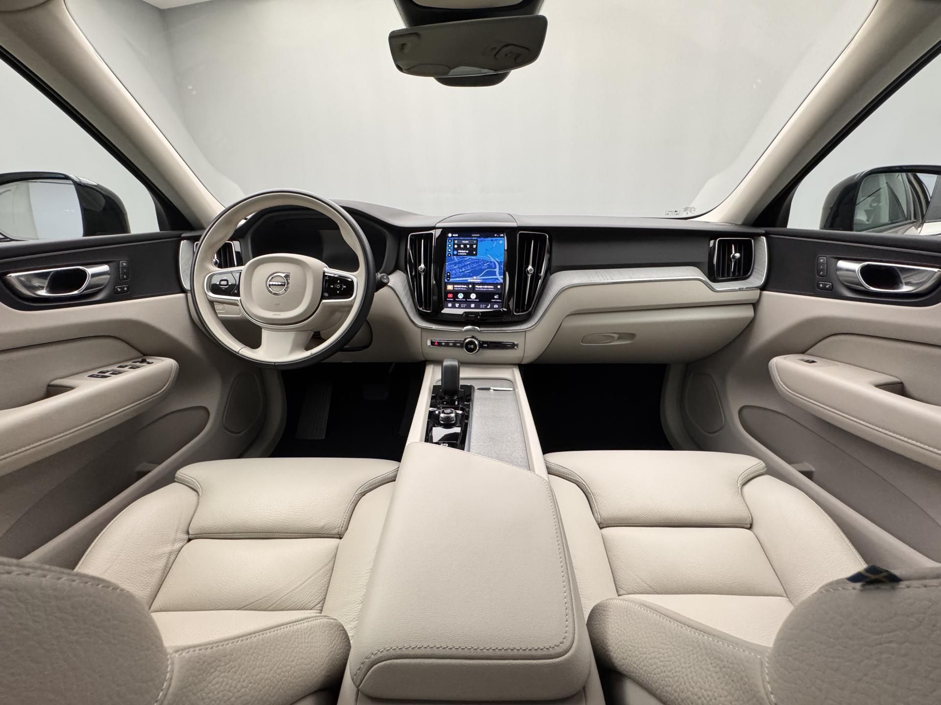 Volvo XC60, B5 AWD DARK PLUS CZ 1.maj - fotka 2