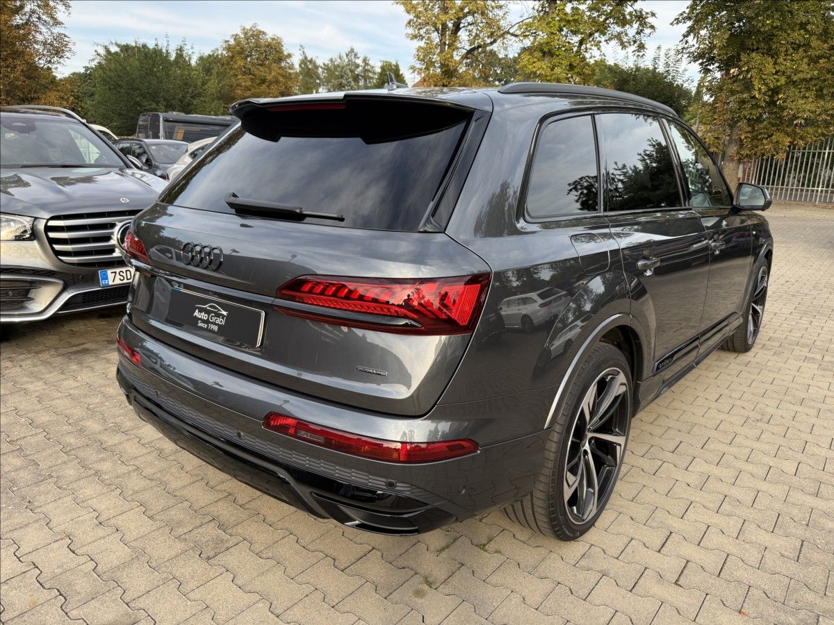 Audi Q7, 50 TDI S-Line Quattro - fotka 4