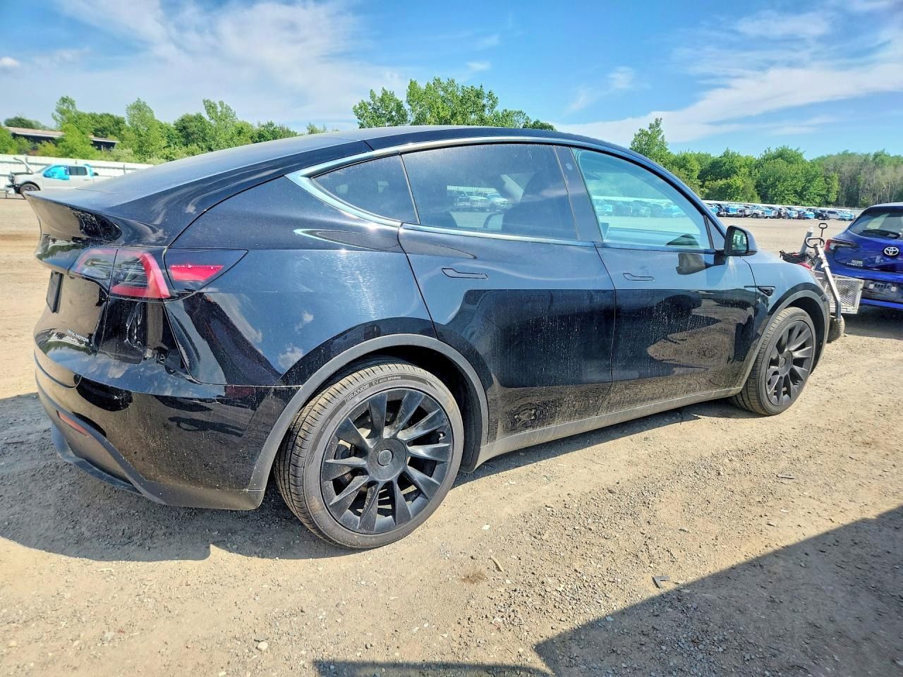 Tesla Model Y, Auto na cestě - fotka 4