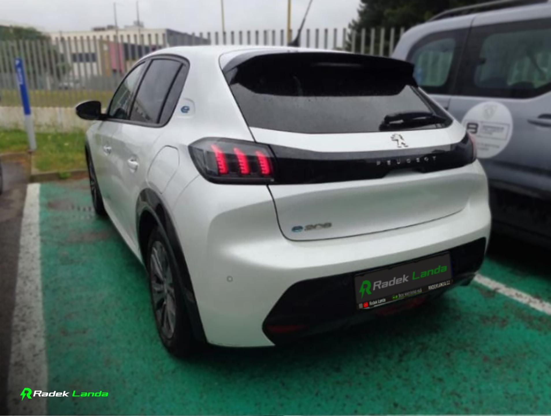 Peugeot 208, Allure Pack | DC 100 kW - fotka 2