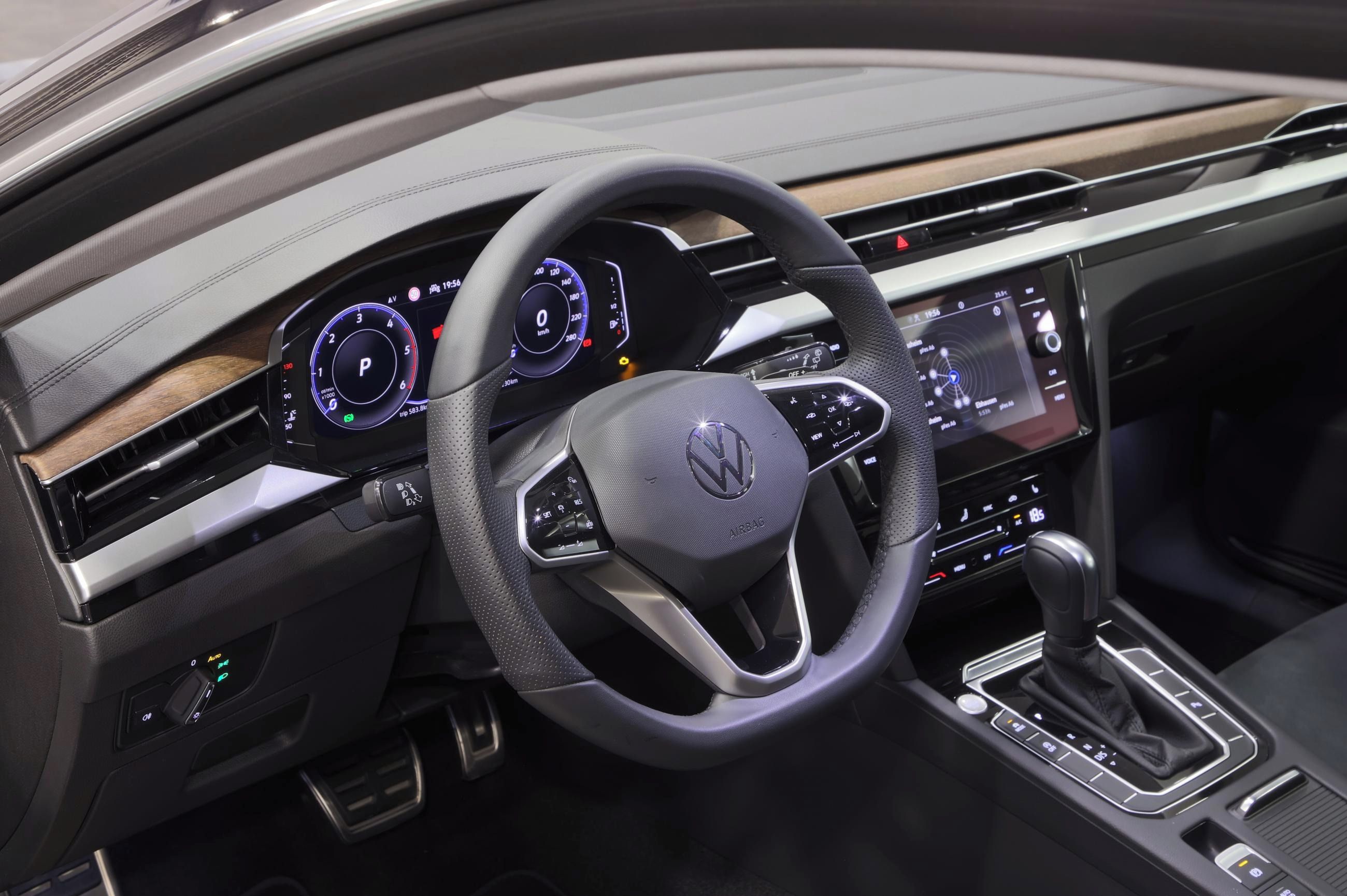 Volkswagen Arteon, Volkswagen Arteon 2.0 TDI 110 - fotka 3