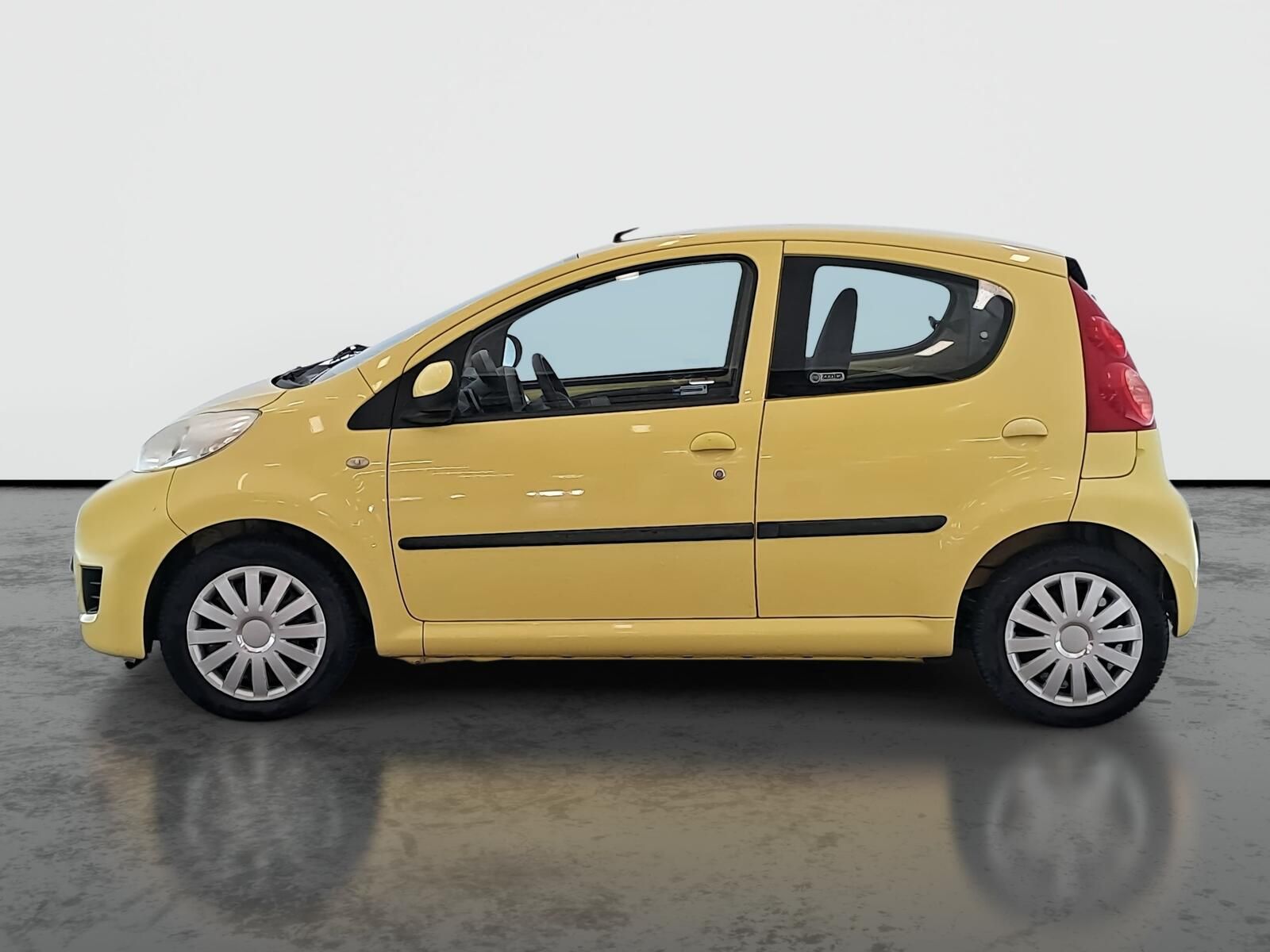 Peugeot 107, 1.0, ČR,1.maj, po STK - fotka 3
