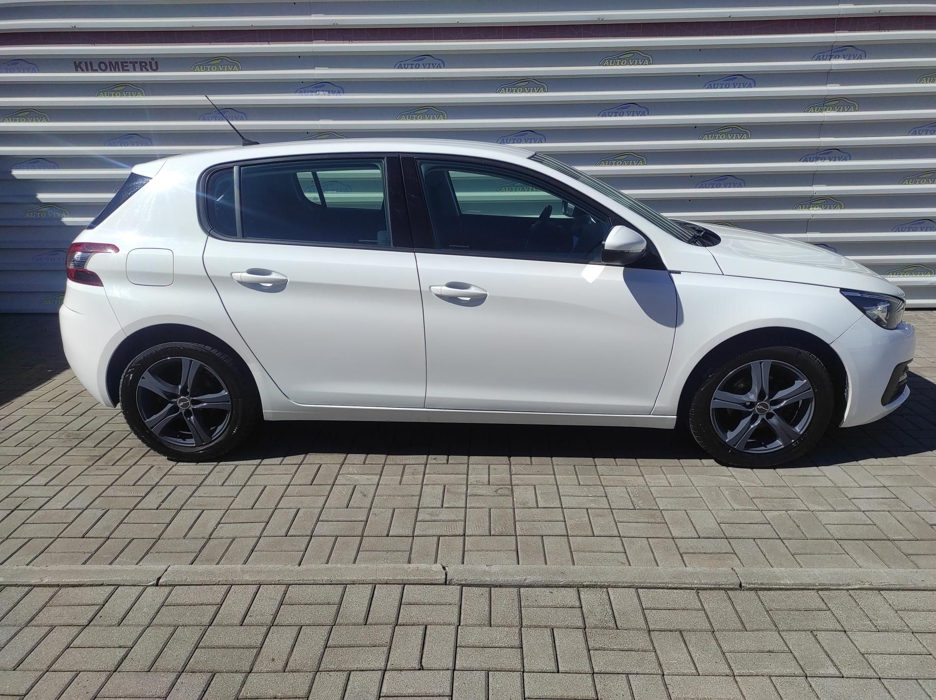 Peugeot 308, 1,2 PureTech 81kw,Po SERVISU!! - fotka 2