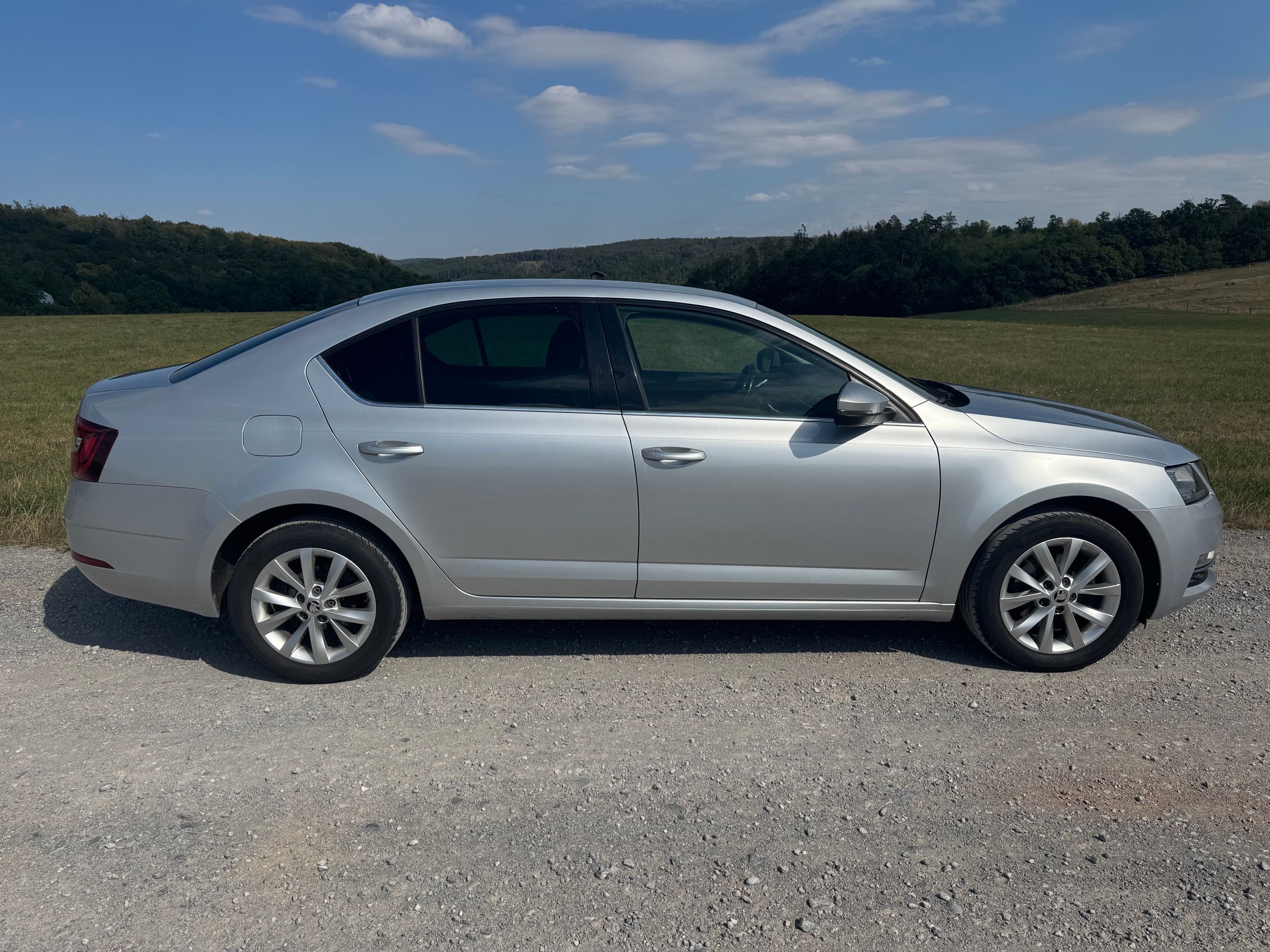 Škoda Octavia, 2.0TDI DSG STYLE+ ACC LED ČR - fotka 6