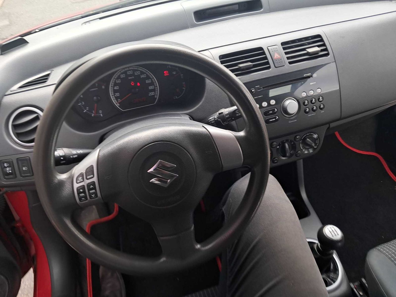 Suzuki Swift, 1.3 i, ČR,1.maj, Serv.kniha - fotka 3