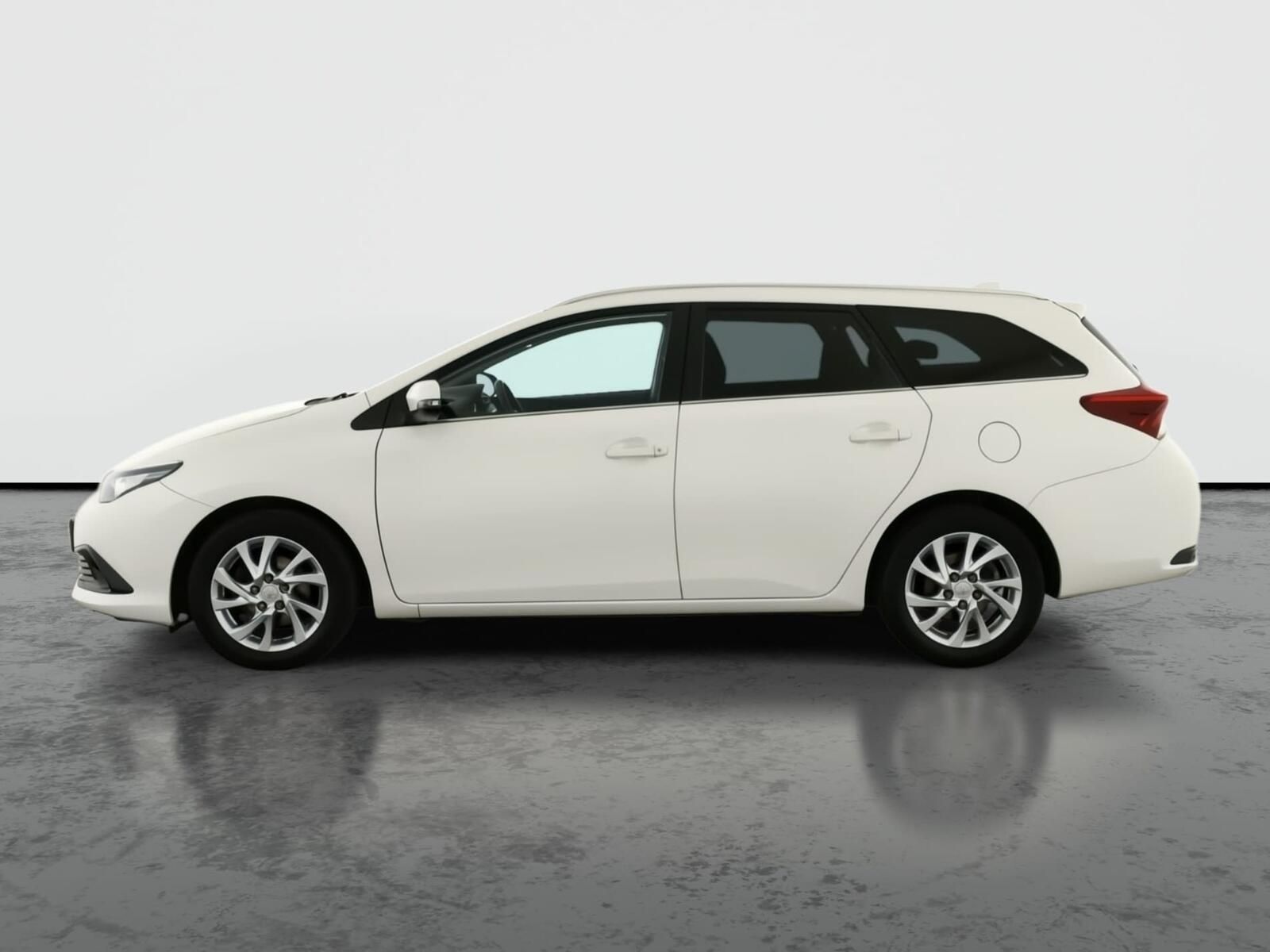 Toyota Auris, 1.6 Valvematic, ČR,1.maj - fotka 3