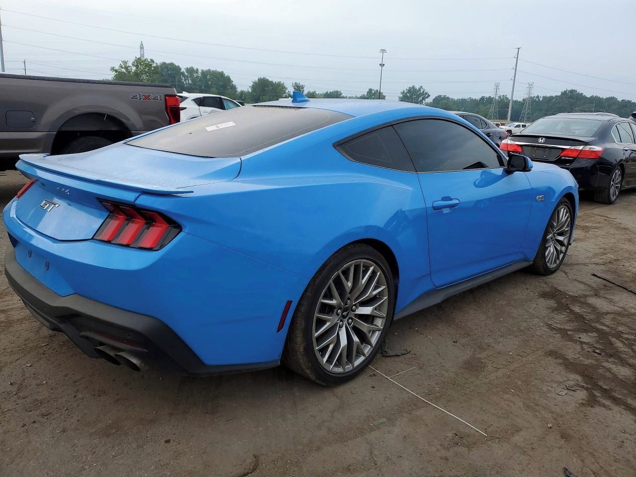 Ford Mustang, Auto na cestě - fotka 4